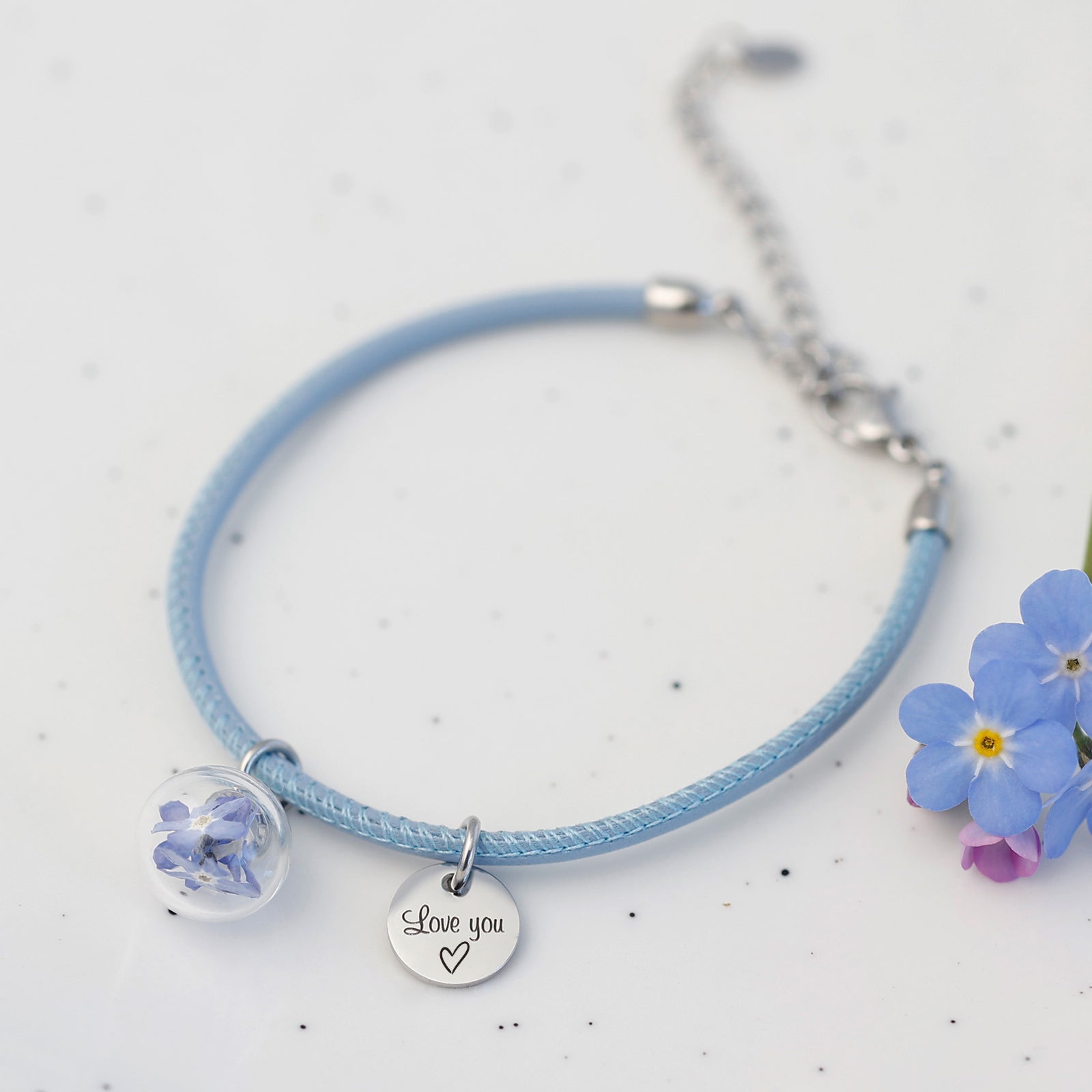 Personalized leather bracelet with real forget-me-not