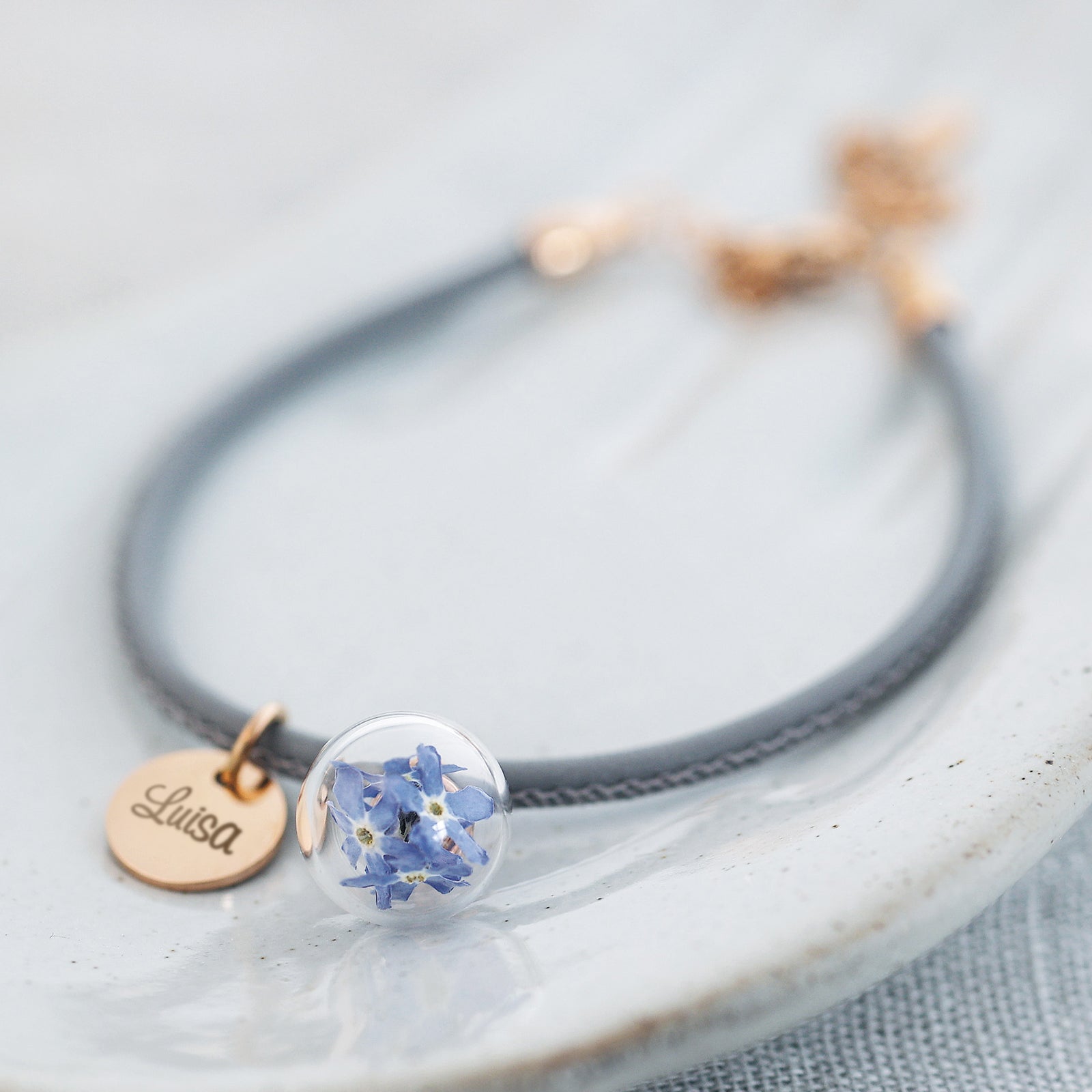 Personalized leather bracelet with real forget-me-not