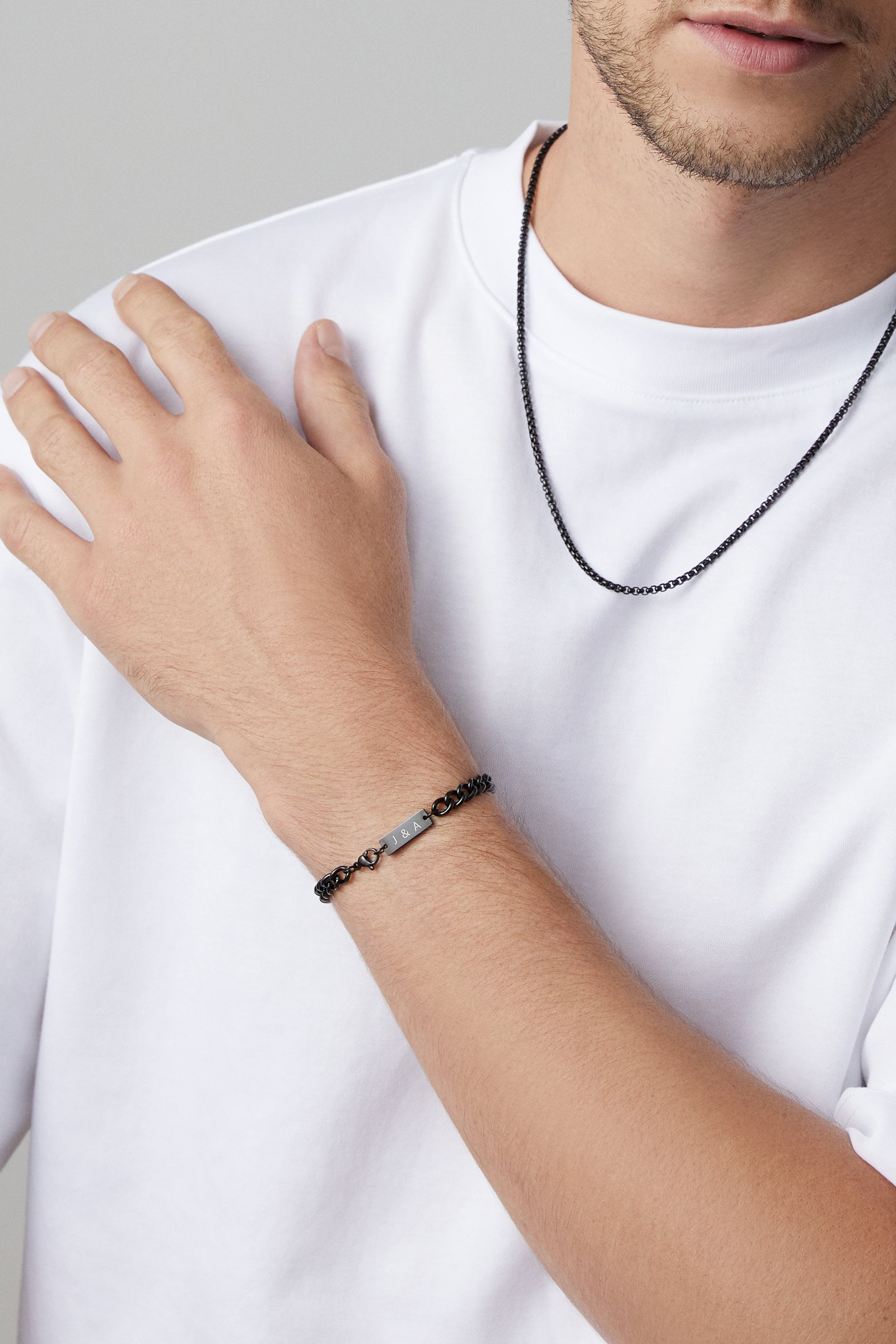 Panzerarmband mit Gravurplättchen