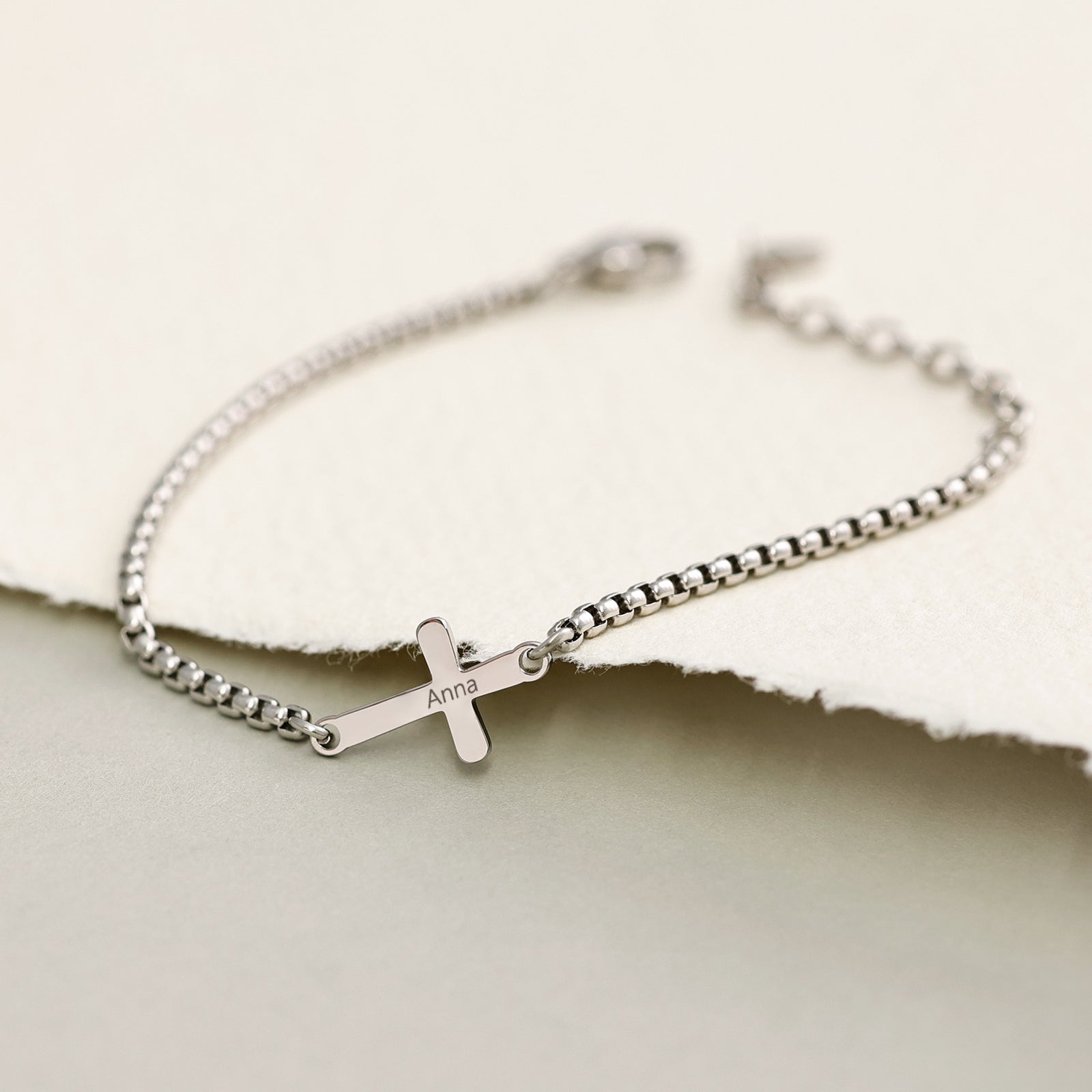 Gravierbares Kreuzarmband – Christliches Geschenk