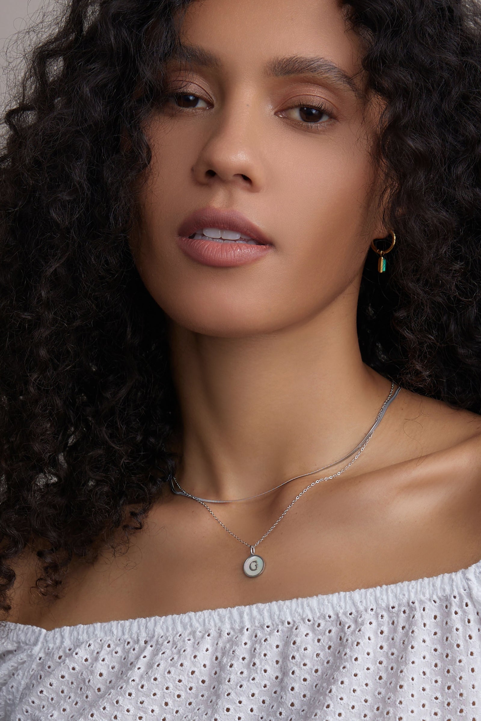 Perlmutt Buchstabenkette - 18k vergoldet Damen Halskette VIVIANNASCHMUCK