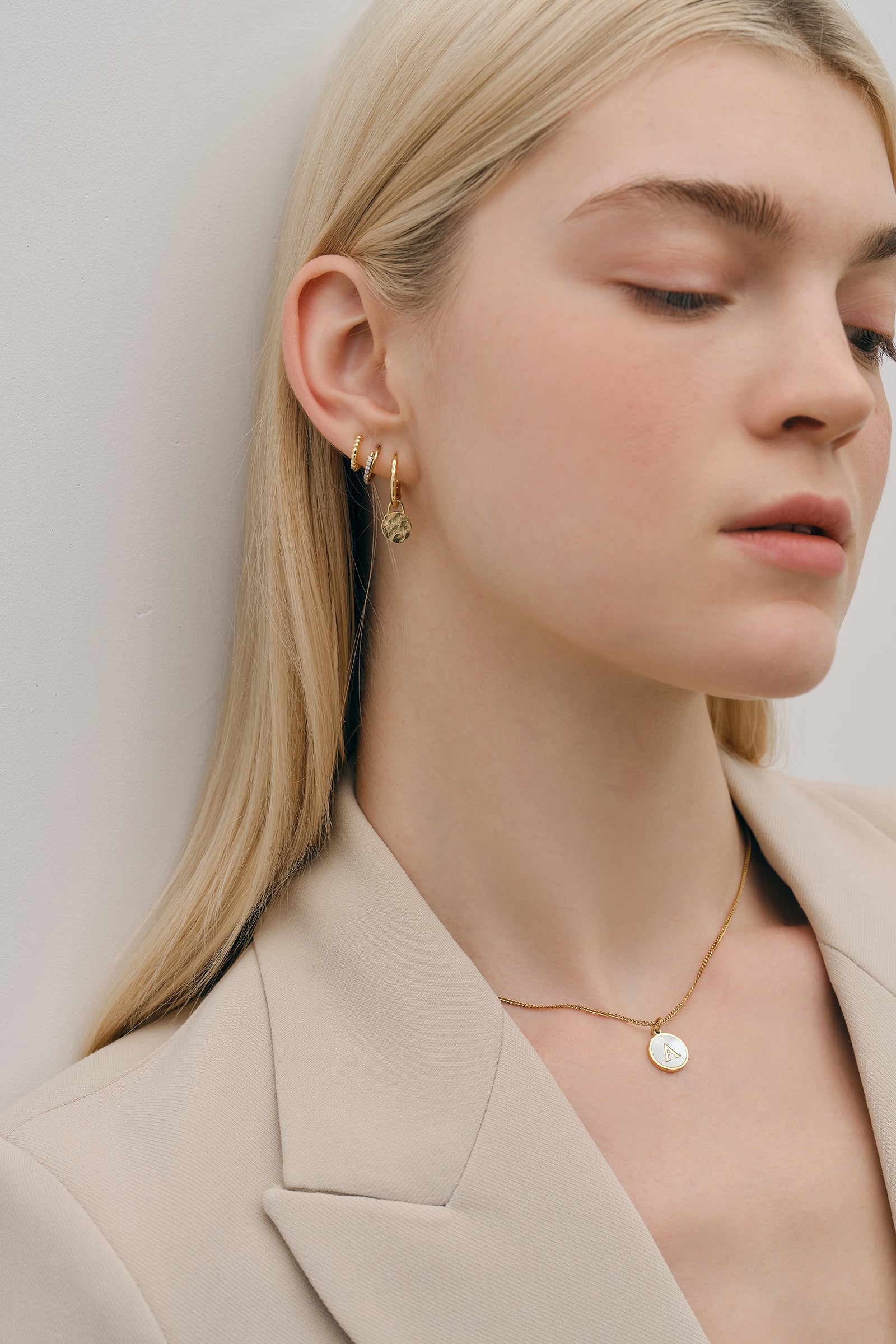 Intialenkette mit Perlmutt & Gravur