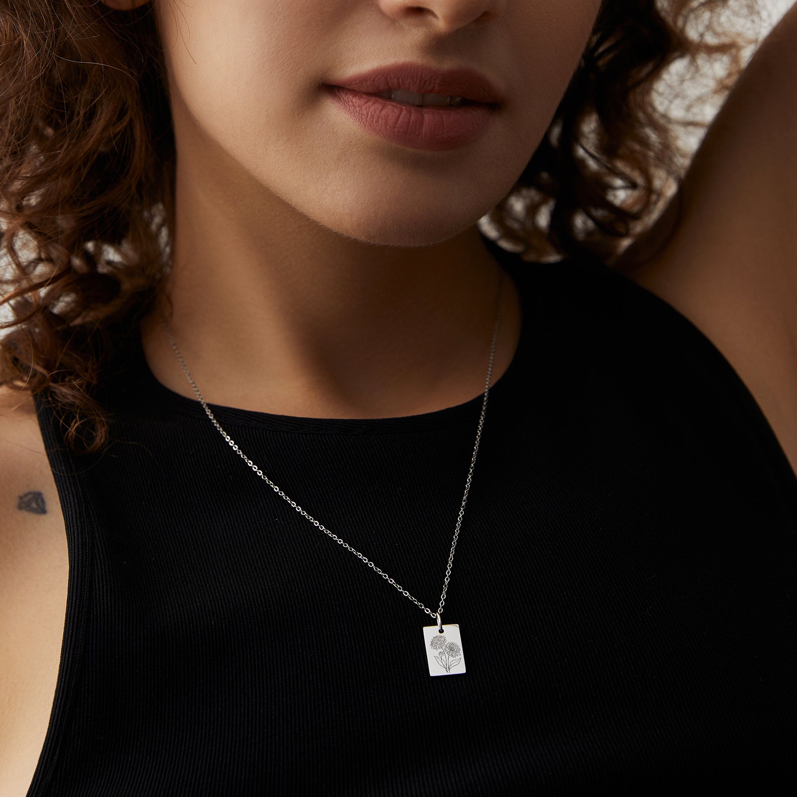 Personaliserte Geburtsblumen Halskette - echteckig - VIVIANNASCHMUCK