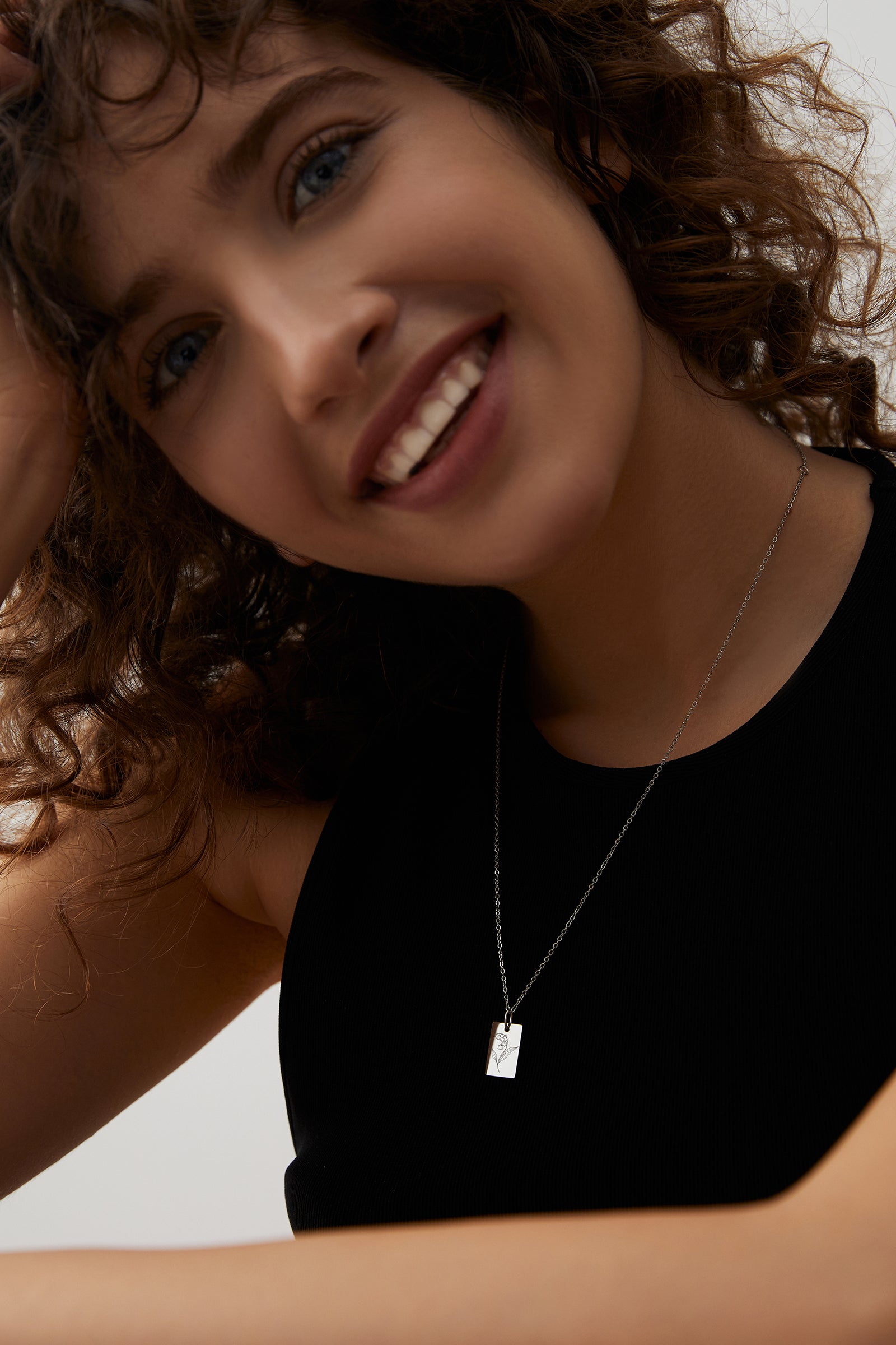 Rechteckige Geburtsblumen Kette