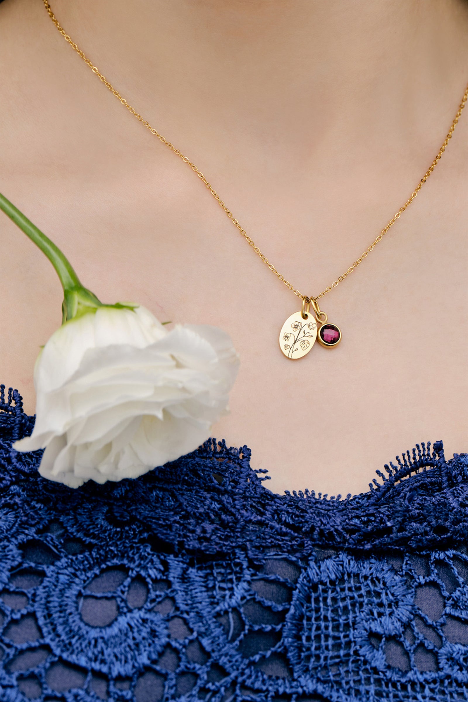 Geburtsblumen mit Geburtsstein - Ovales Plättchen mit Gravur - Edelstahl - Florale Halskette - Geschenk für sie - Namenskette - KE013 - VIVIANNASCHMUCK