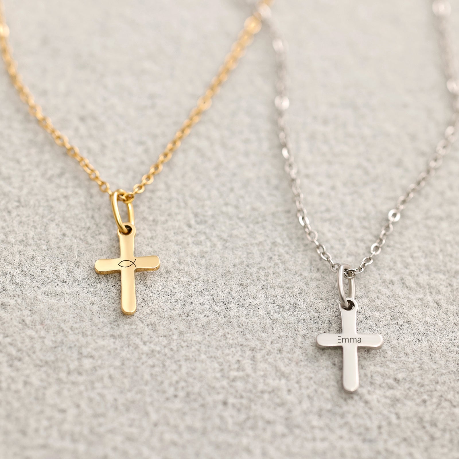 Mini Kreuz Halskette - Hochwertige personalisier- Kreuz Kette - Edelstahl - Kette mit Wunschgravur- Namenskette - Familien Halskette - KE011 - VIVIANNASCHMUCK