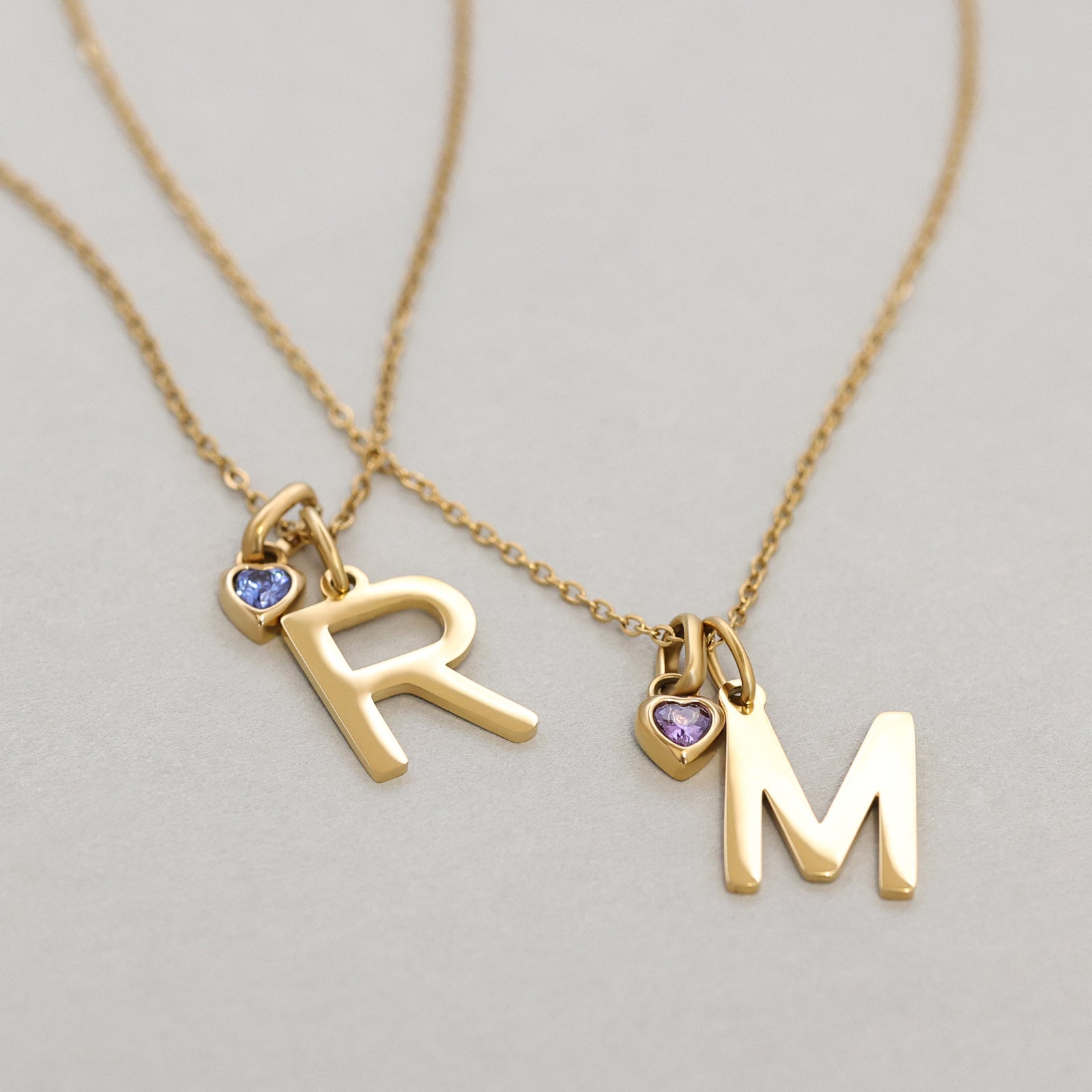 Buchstabenkette mit Zirkonia Geburtsstein - Goldene Edelstahl Initialen Kette - Personalisierte Kette - Familien Namenskette - KE020 - VIVIANNASCHMUCK