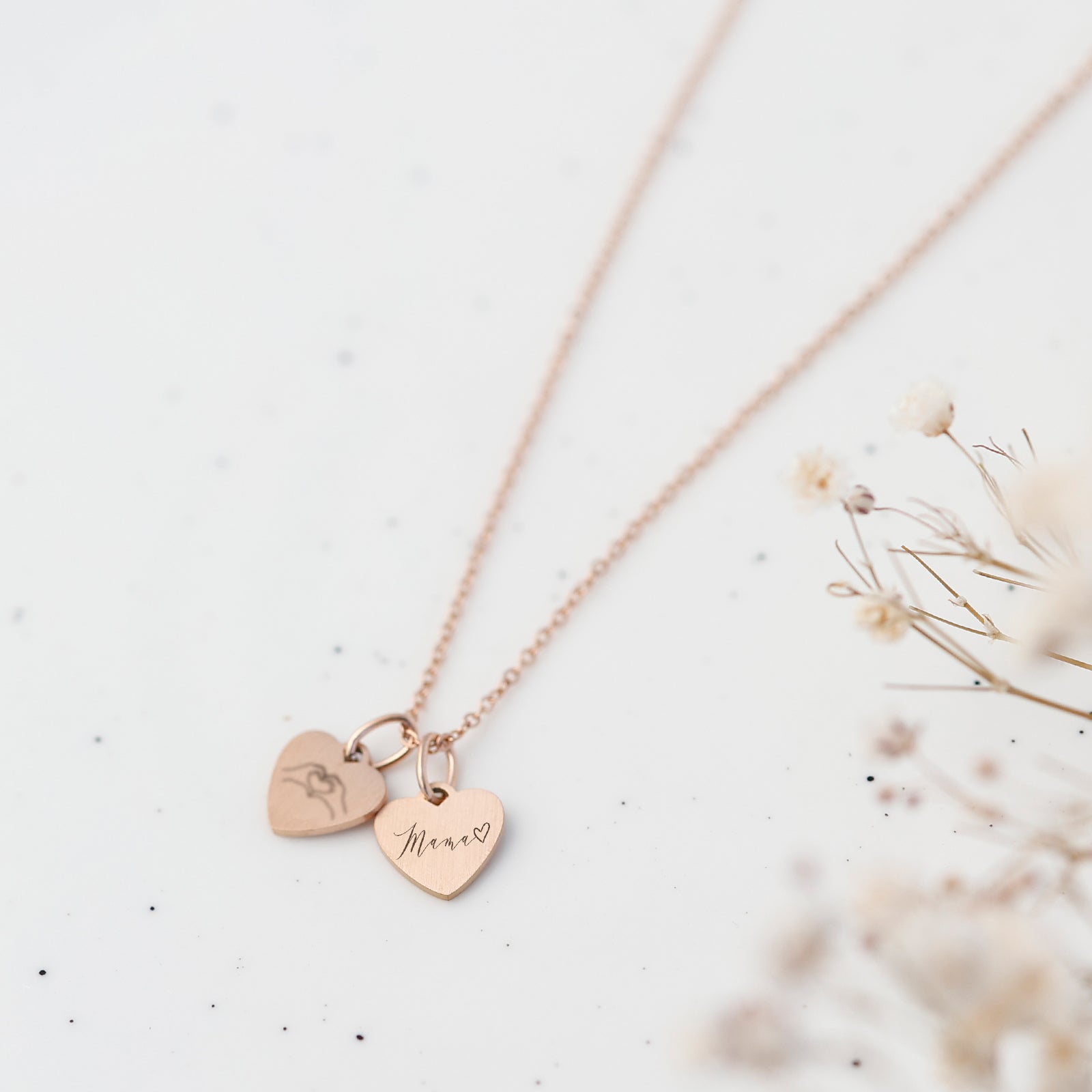 Mama Kette mit Gravur-Herzanhänger & Geschenk-Karte