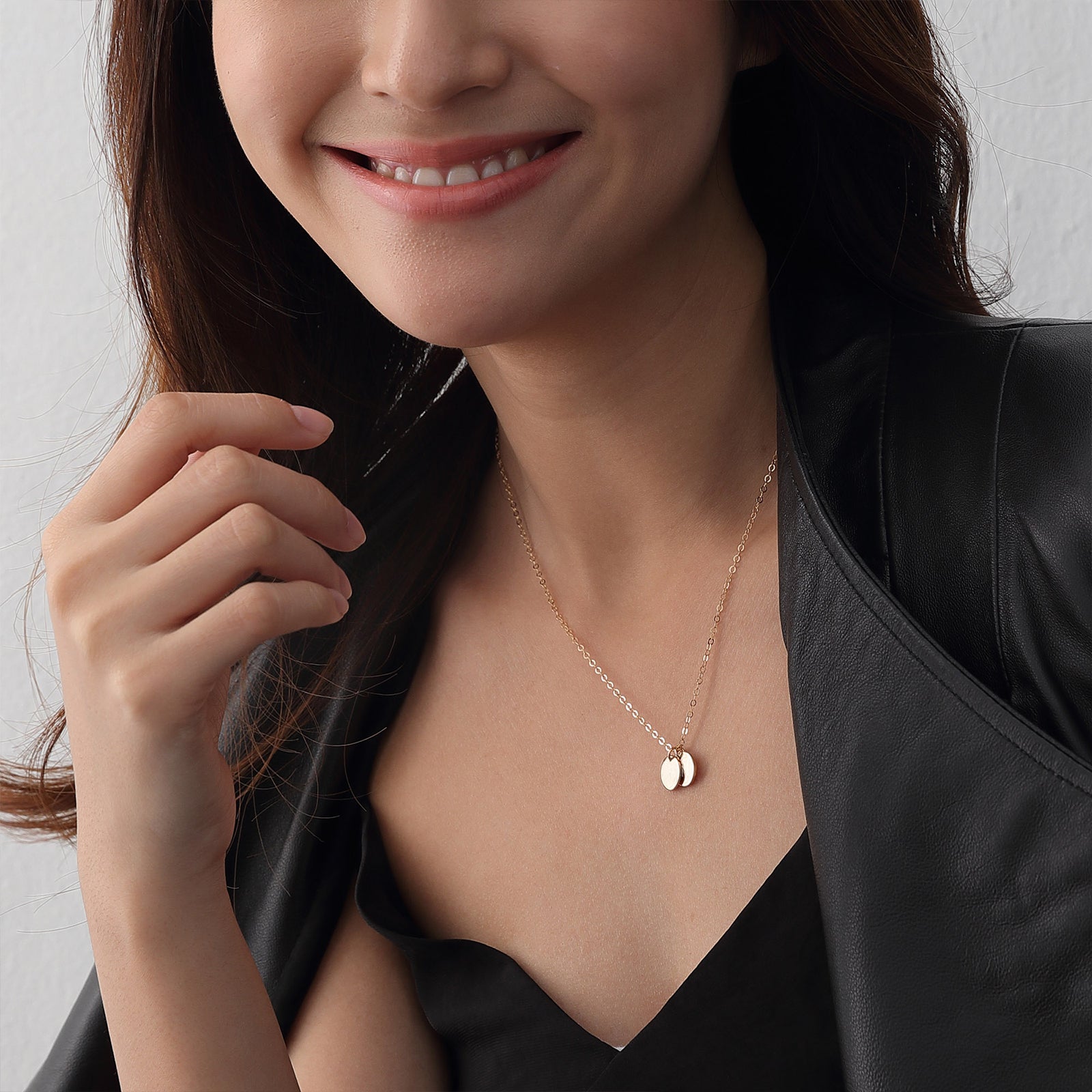 Personalisierte Kette mit rundem Plättchen