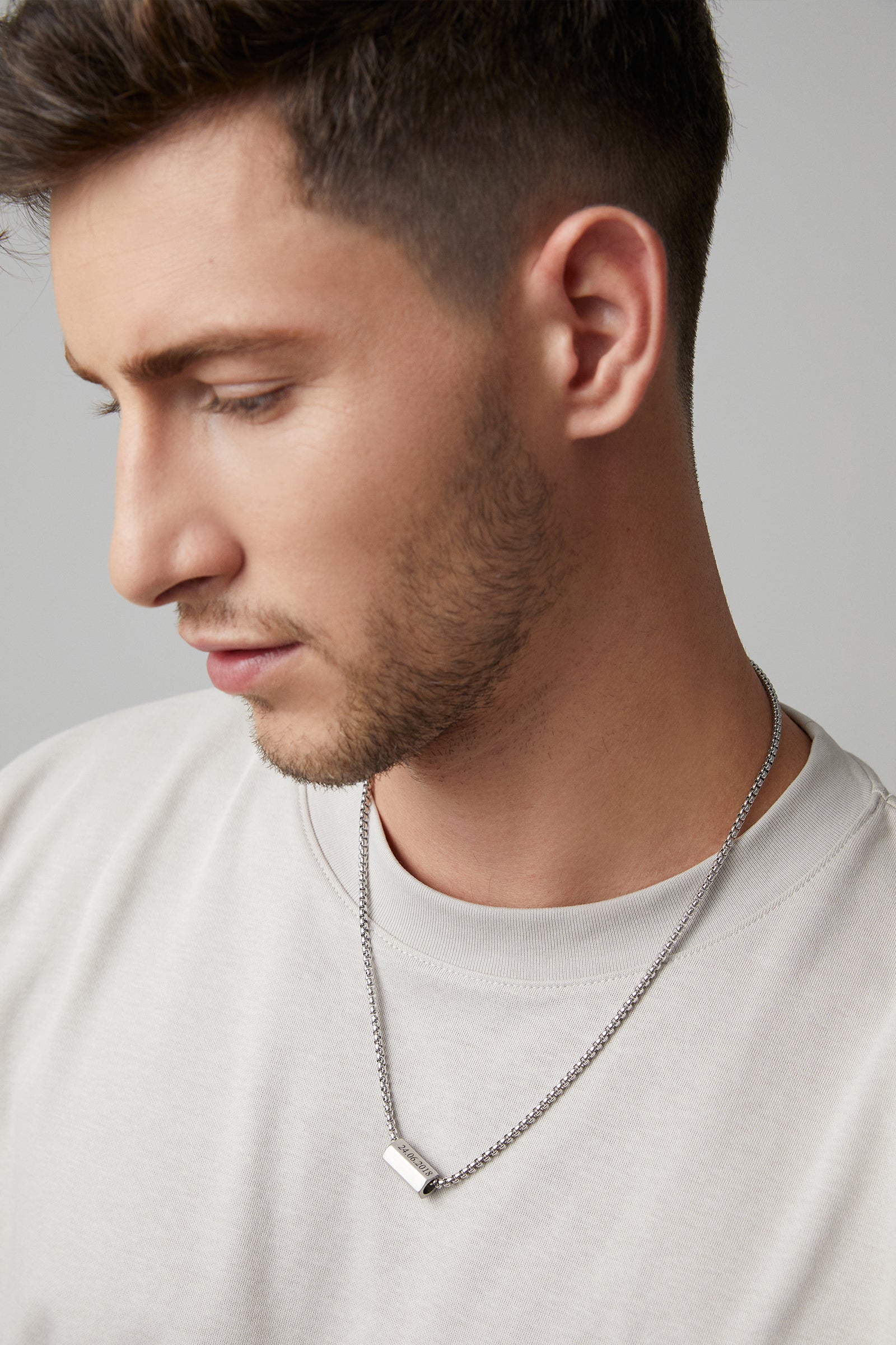 Personalisierte Herren Kette mit 6-seitigem Gravur-Anhänger – Familienkette aus Edelstahl