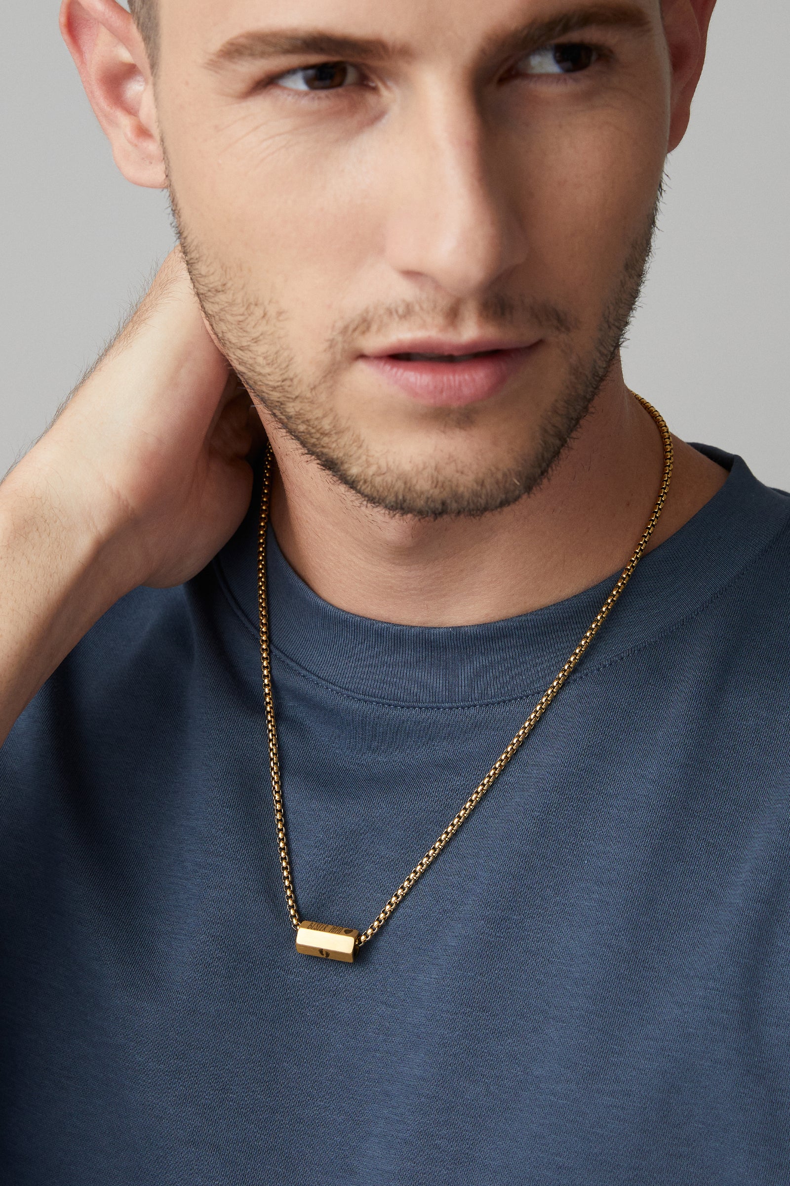 Personalisierte Herren Kette mit 6-seitigem Gravur-Anhänger – Familienkette aus Edelstahl