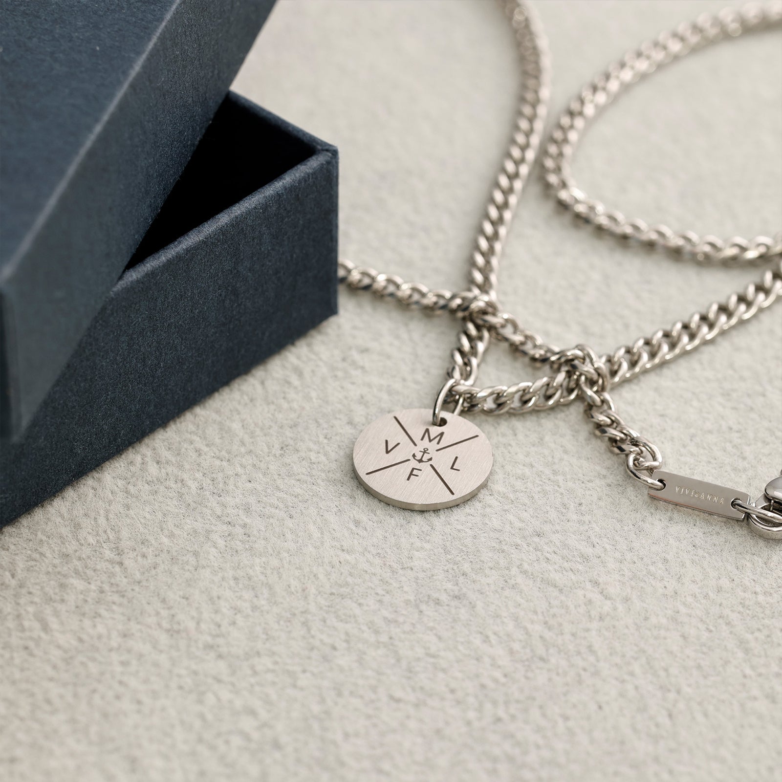 Personalisierte Herren matt Halskette - Panzekette mit Wunschgravur - Edelstahl Namenskette - Familien Halskette - Geschenk für ihn - HK011 - VIVIANNASCHMUCK