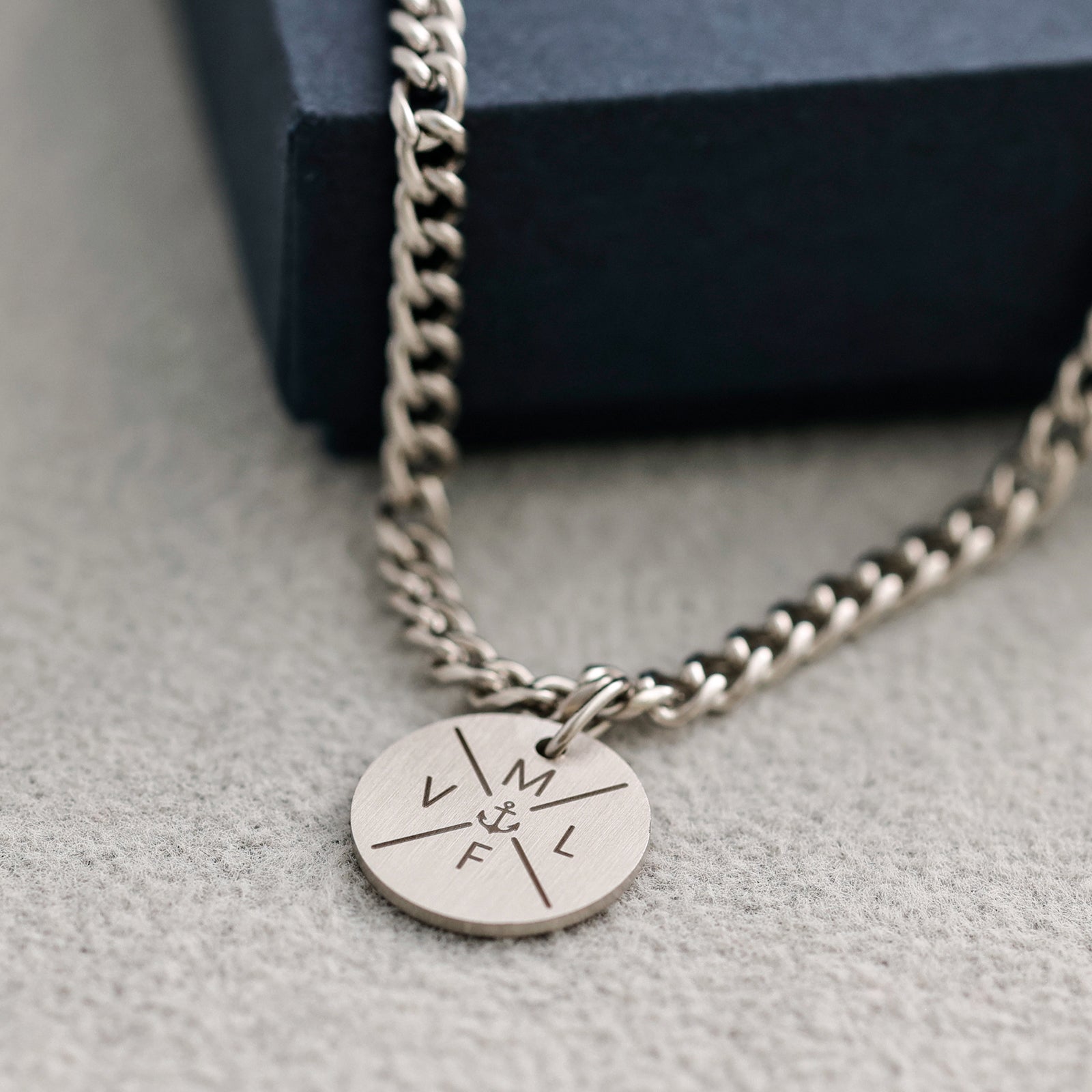Herren Halskette mit mattiertem Gravurplättchen