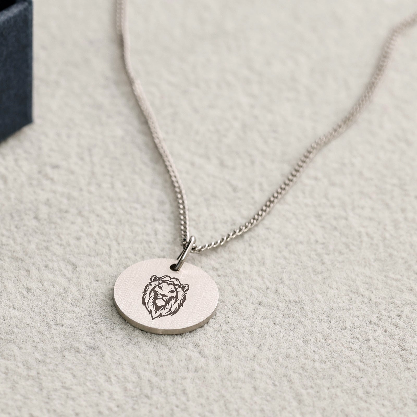Gravur Halskette für Herren – mattes Rundplättchen Herren Halskette VIVIANNASCHMUCK