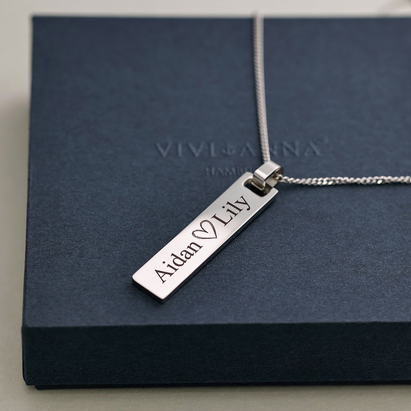 Personalisierte Männerkette mit Gravur-Bar