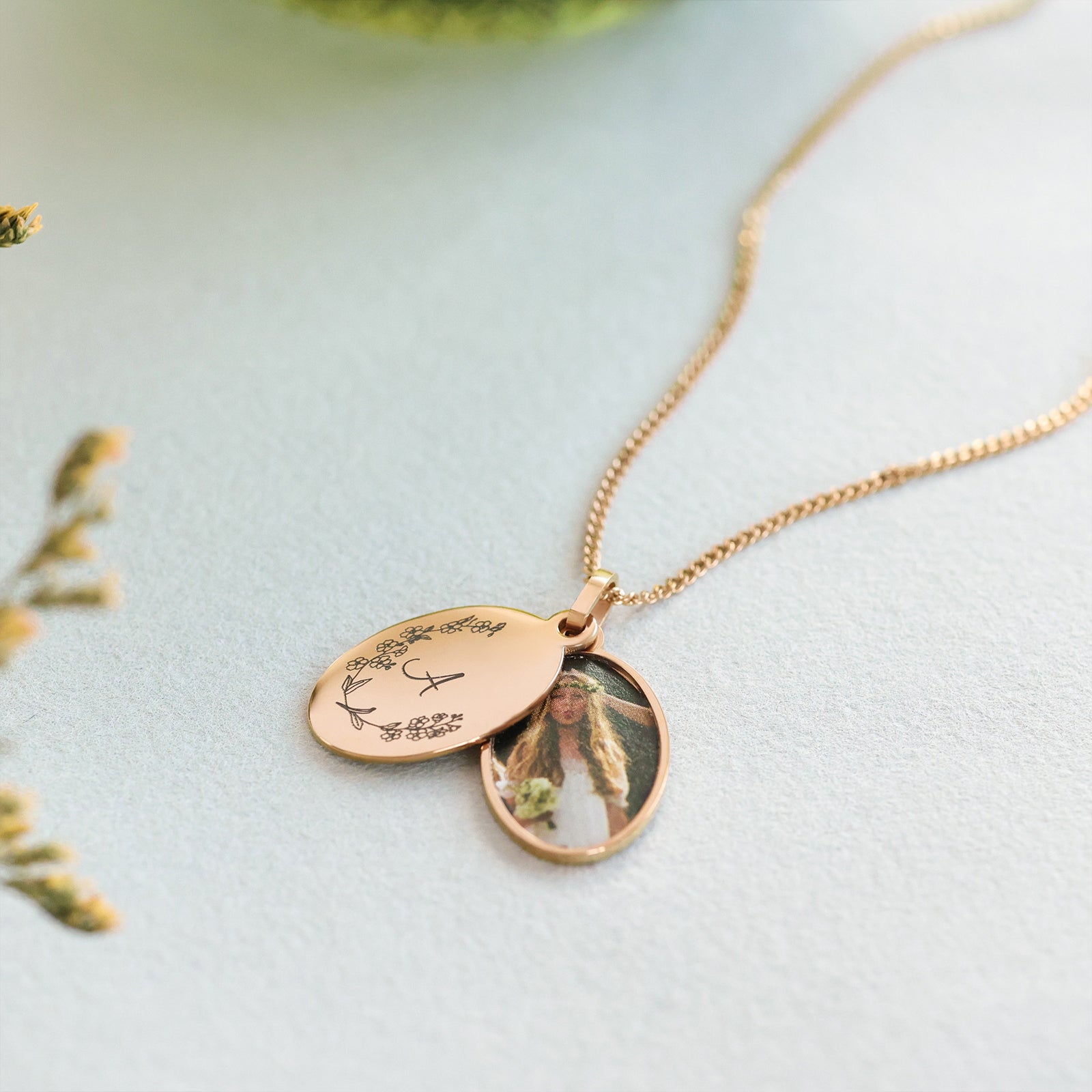 Personalized Photo Locket Necklace - oval