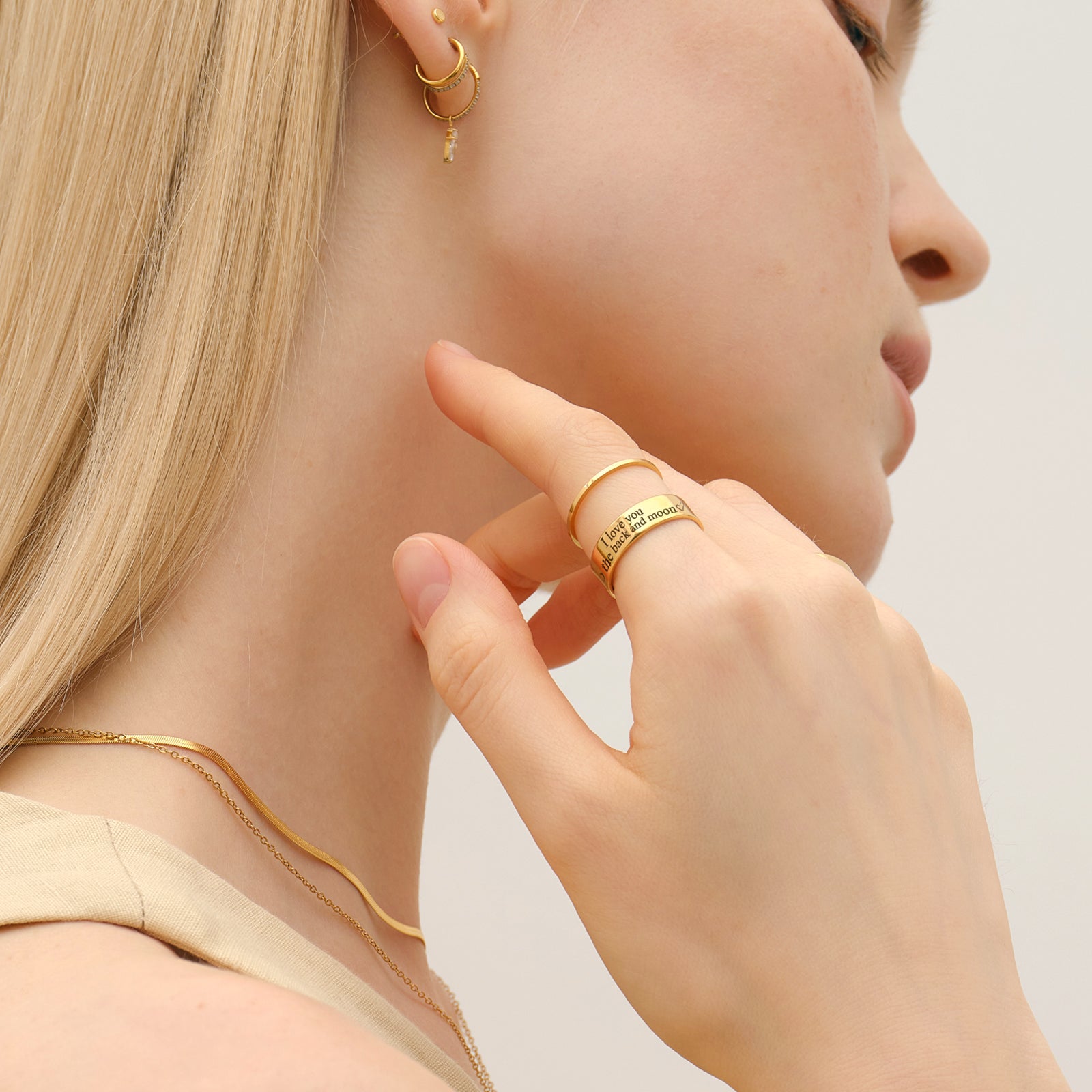 Minimalist Ring mit Gravur - Unisex Ring - 6 mm Damen Ringe VIVIANNASCHMUCK