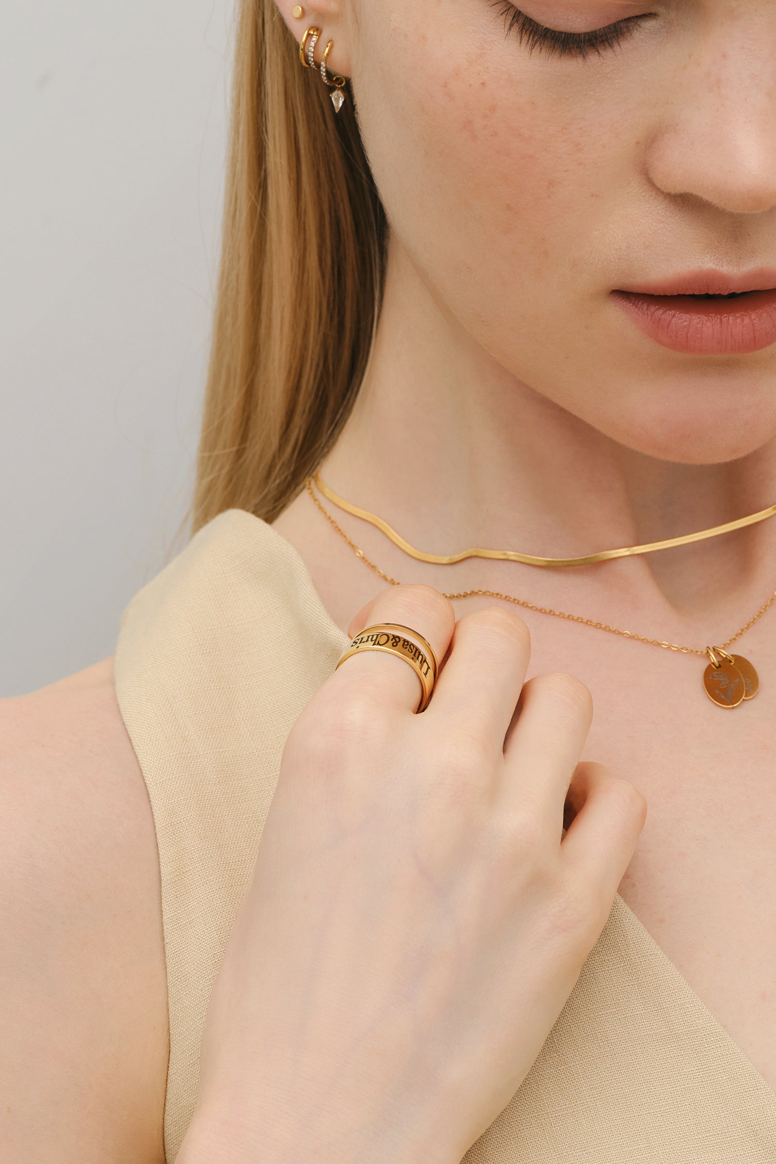 Minimalist Ring mit Gravur - Unisex Ring - 6 mm Damen Ringe VIVIANNASCHMUCK