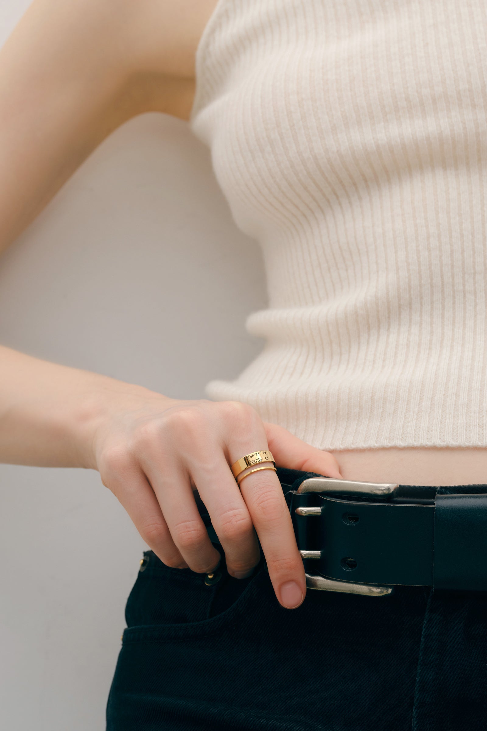 Minimalist Ring mit Gravur - Unisex Ring - 6 mm Damen Ringe VIVIANNASCHMUCK