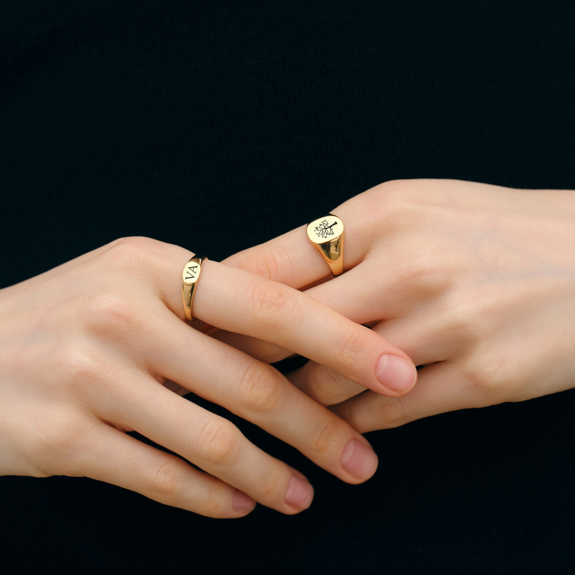 Mini-Siegelring mit Wunschgravur Damen Ringe VIVIANNASCHMUCK