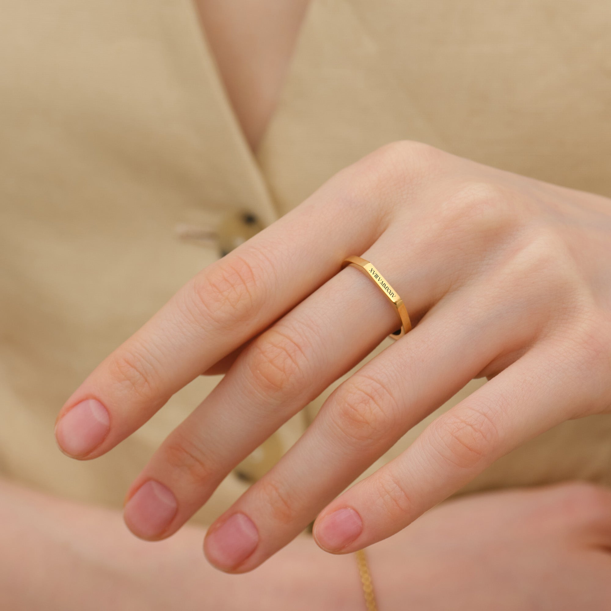 Geometrischer Stapelring – mit Wunschgravur Damen Ringe VIVIANNASCHMUCK