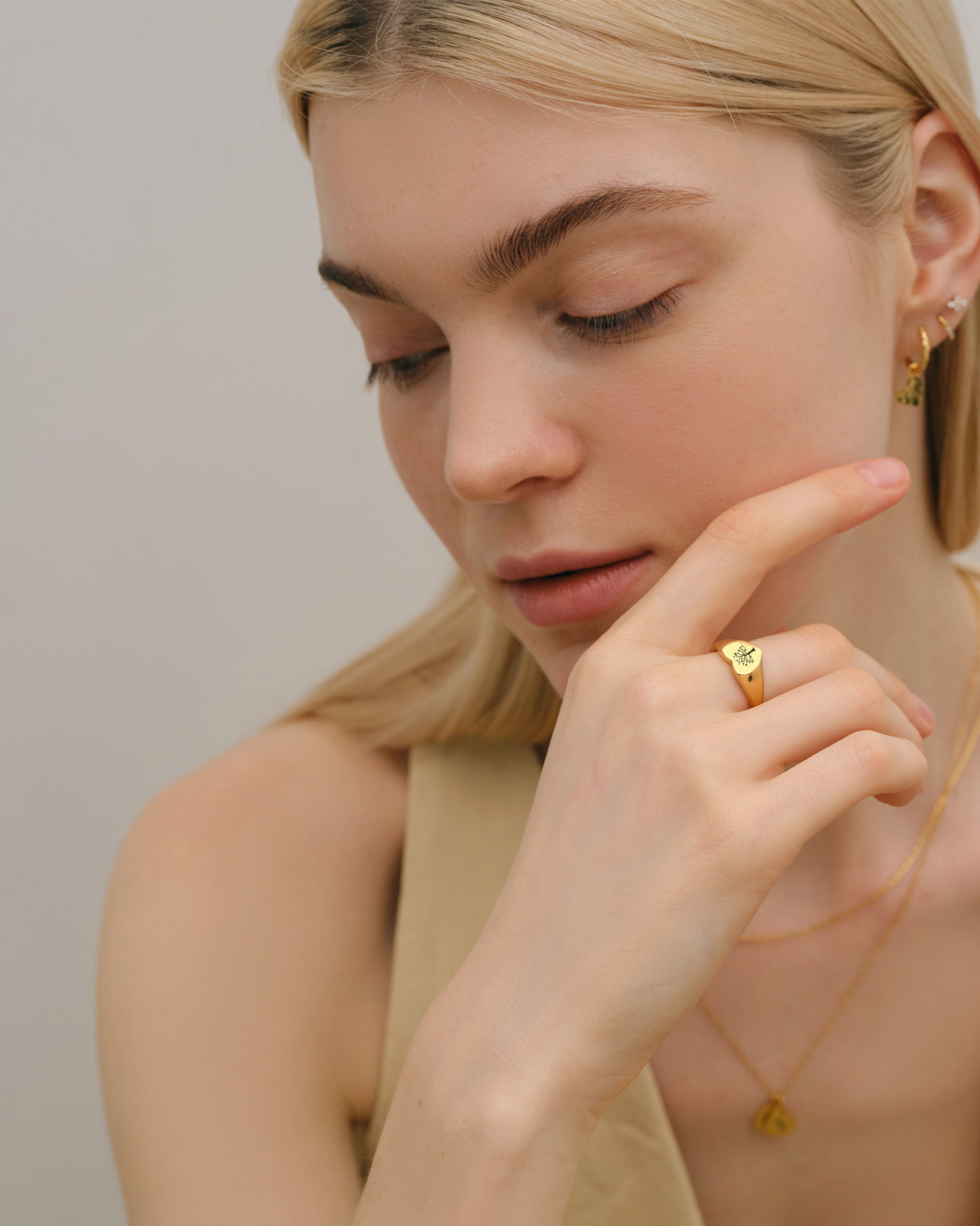 Herz-Siegelring mit Wunschgravur Damen Ringe VIVIANNASCHMUCK