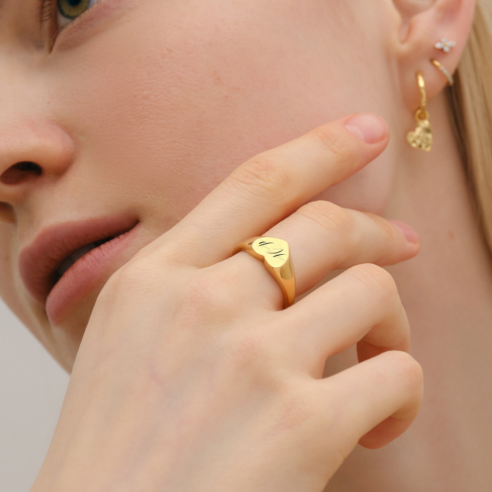 Herz-Siegelring mit Wunschgravur Damen Ringe VIVIANNASCHMUCK