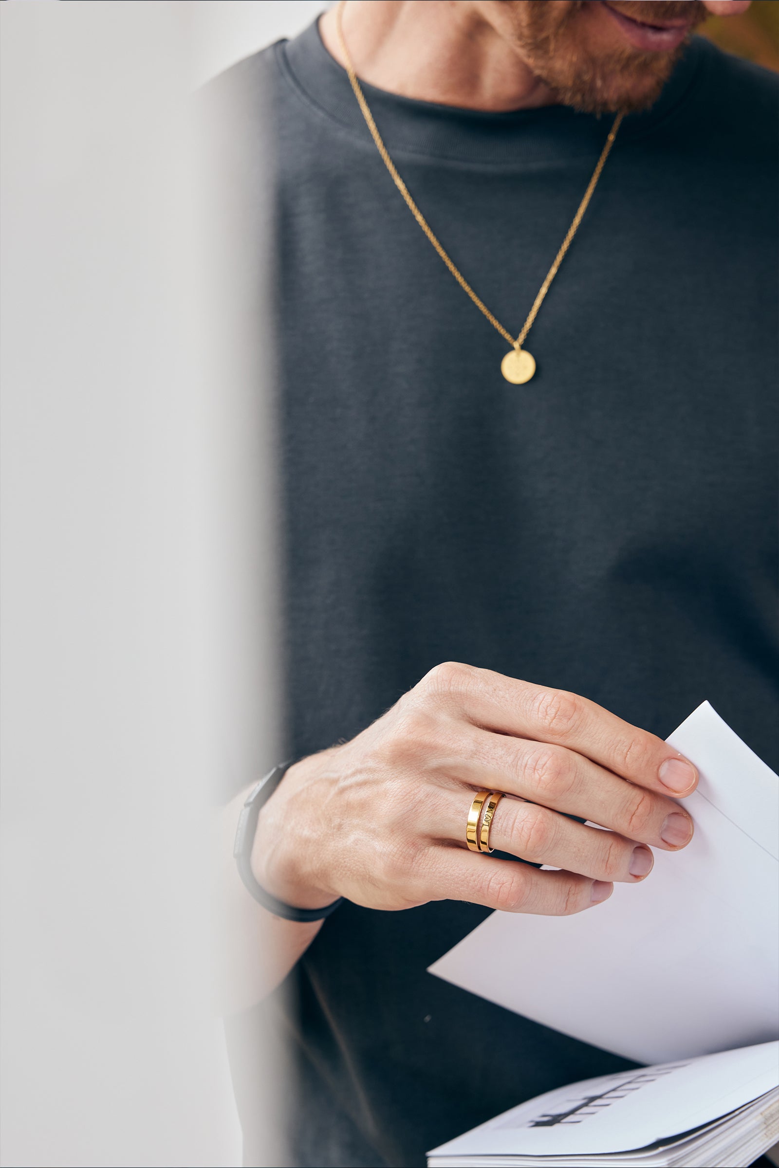 Minimalistischer Ring mit Gravur Herren Ringe VIVIANNASCHMUCK