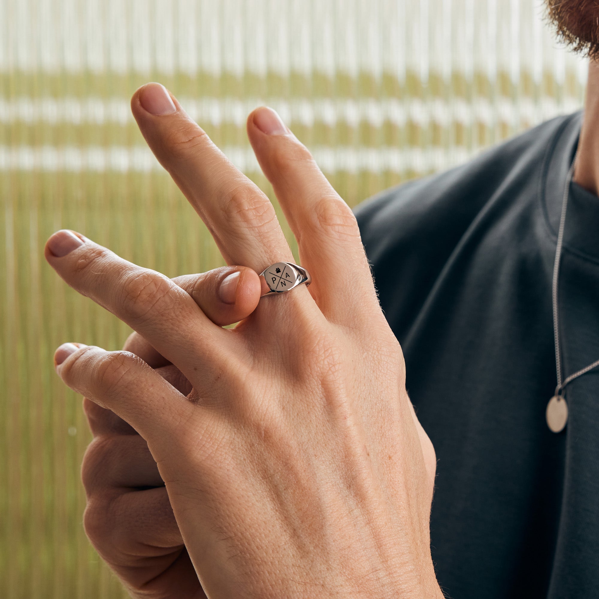 Siegelring mit Gravur - rund - H - VIVIANNASCHMUCK