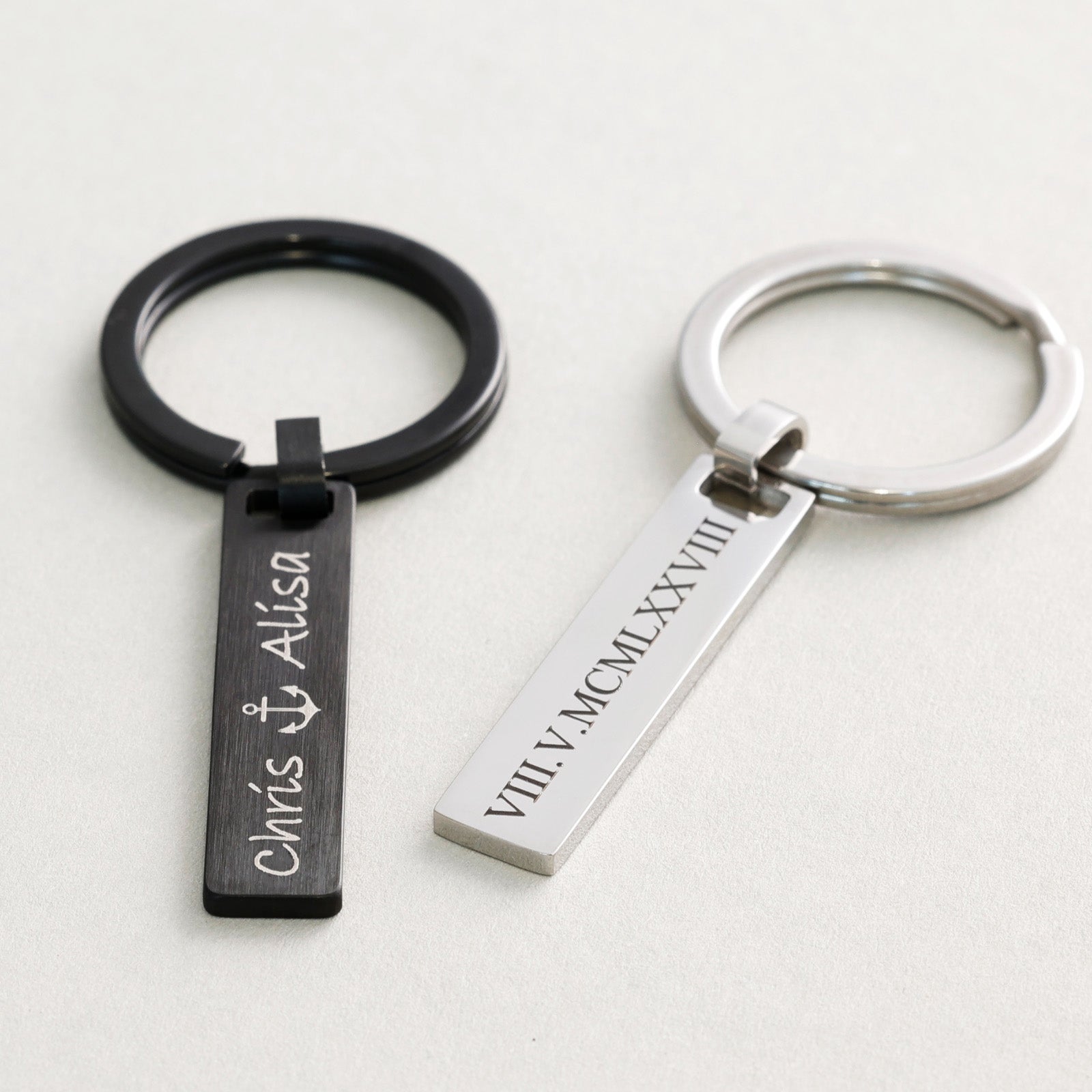 Personalisierte Schlüsselanhänger - Edelstahl - Bar-Anhänger Schlüsselring - Familien Initialen - Silber Schwarz gold - Wasserfest - SL007 - VIVIANNASCHMUCK