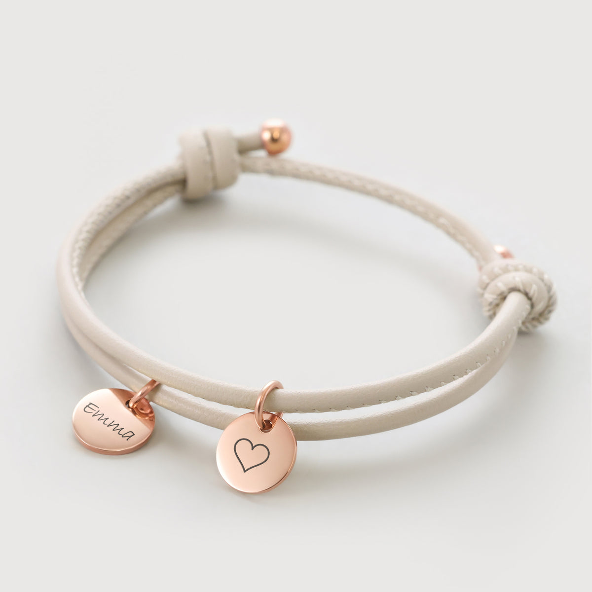 Personalisiertes Lederarmband mit Gravurplättchen