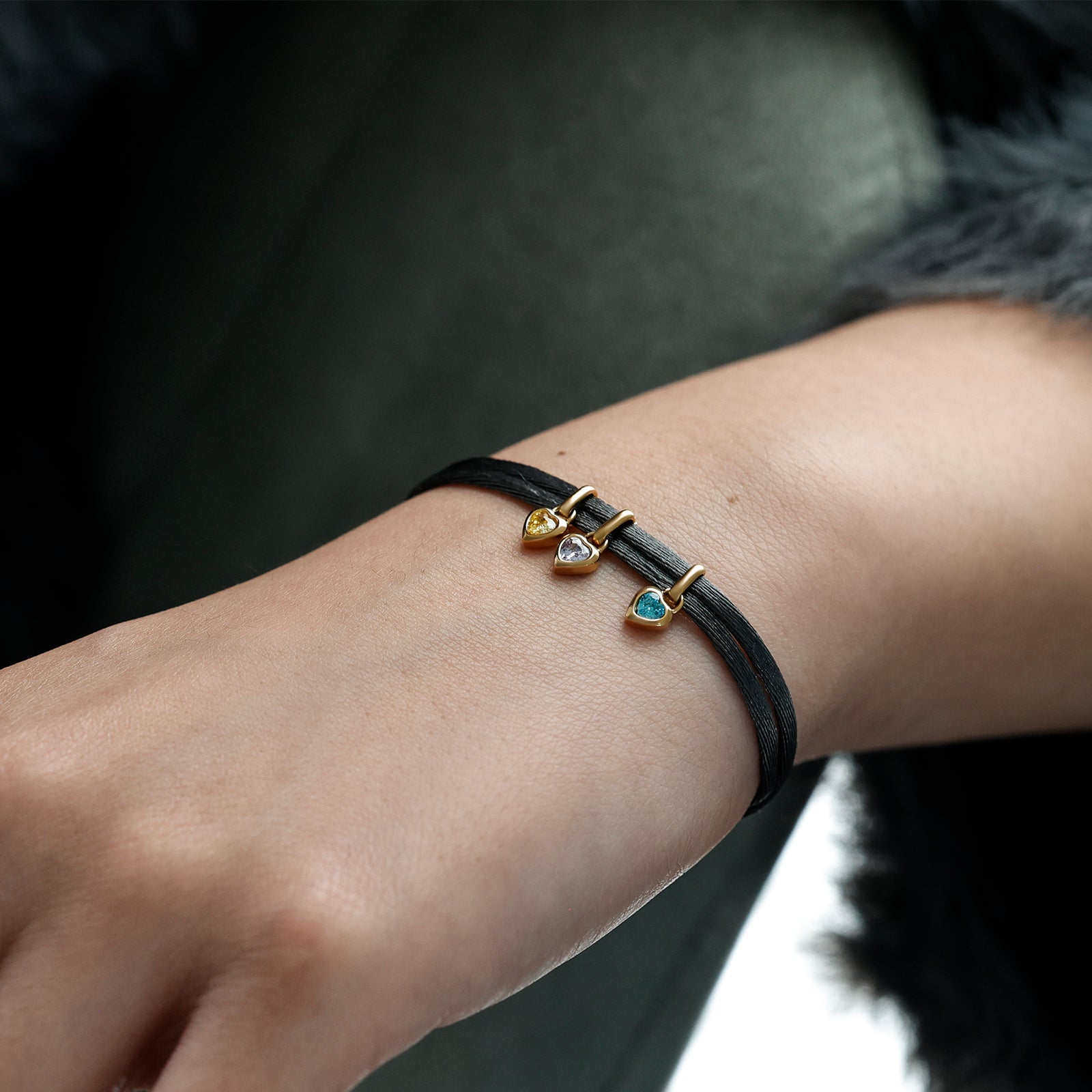 Geburtsstein Satinband mit Herz Zirkonia Anhänger - Verstellbar