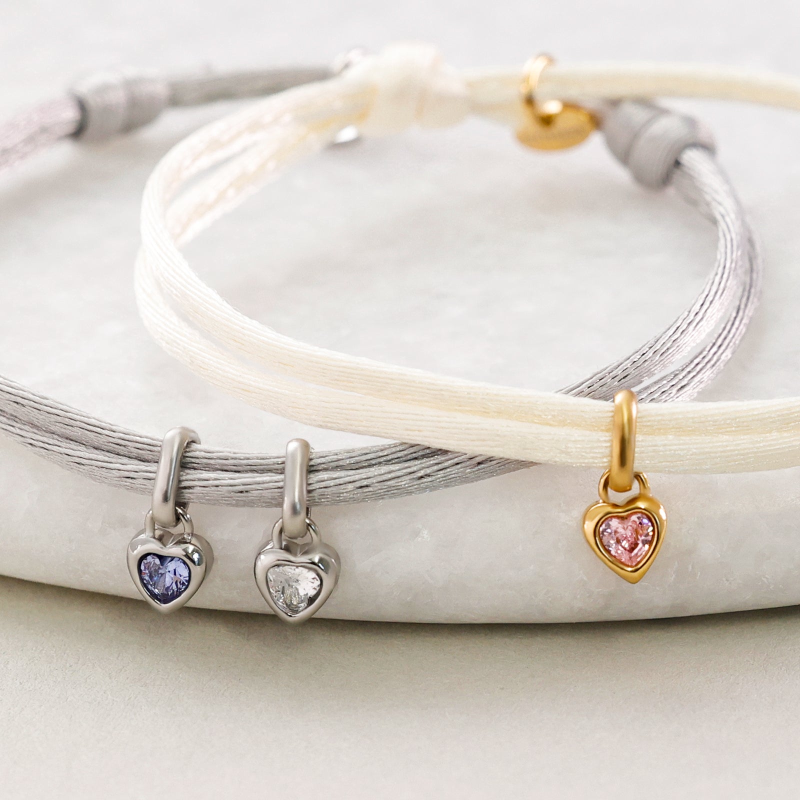 Geburtsstein Satinband mit Herz Zirkonia Anhänger - Verstellbar