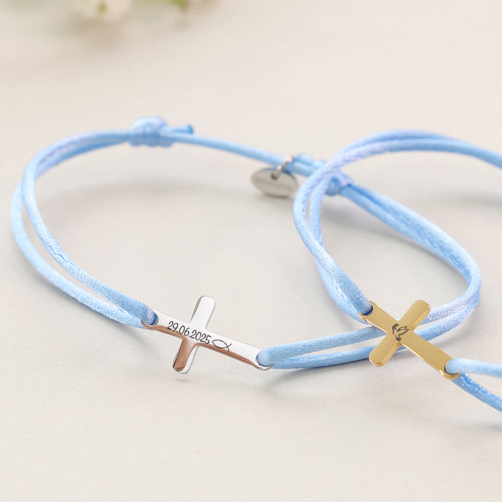 Satinarmband mit Kreuz & Wunschgravur Damen Armband VIVIANNASCHMUCK