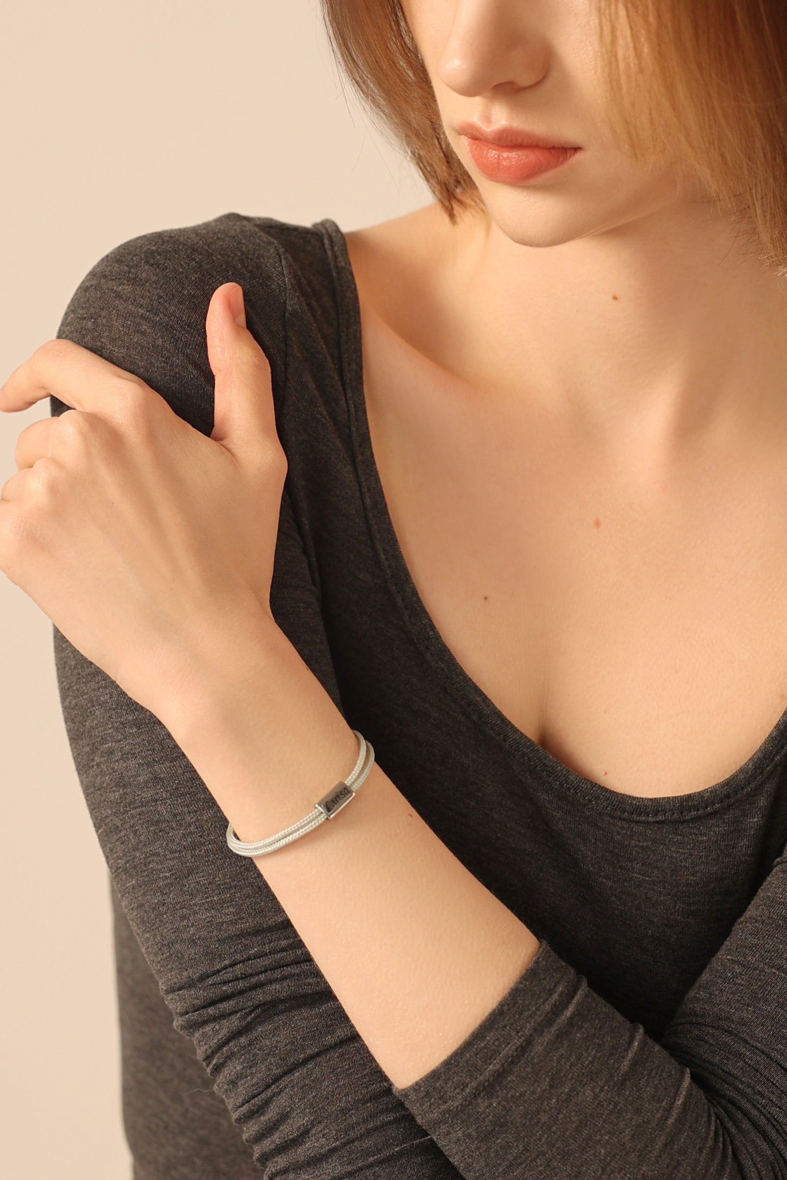 Zartes Segeltau-Armband mit personalisierter Gravurperle