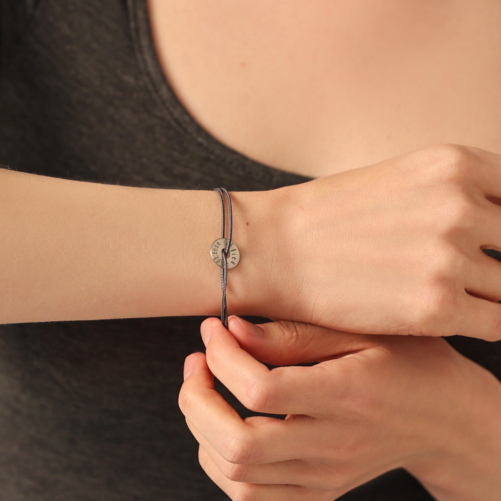 Graviertes Segeltau Armband – Minimal & Bedeutend