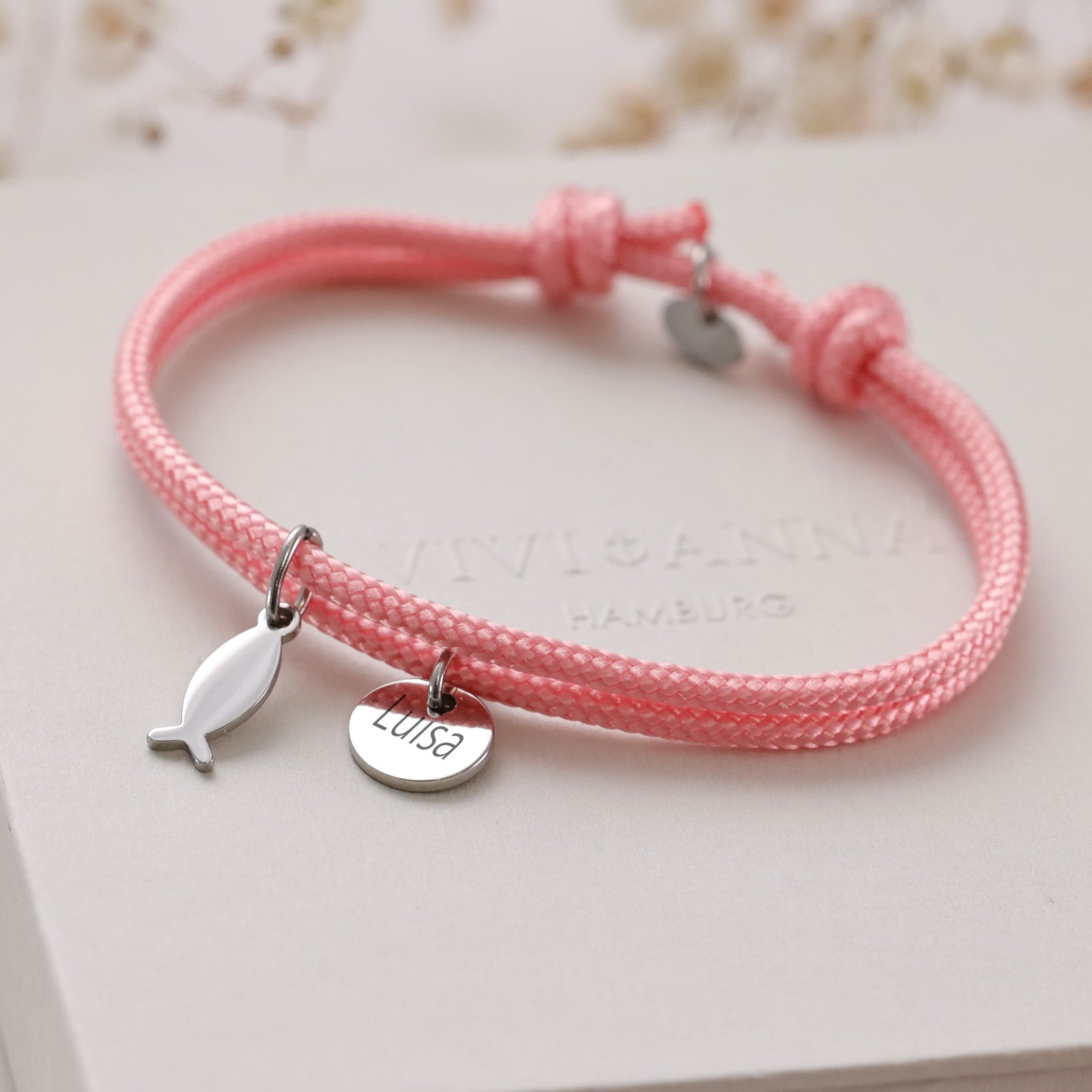 Ichthus-Armband mit personalisiertem Plättchen - Geschenk zur Kommunion mit Karte
