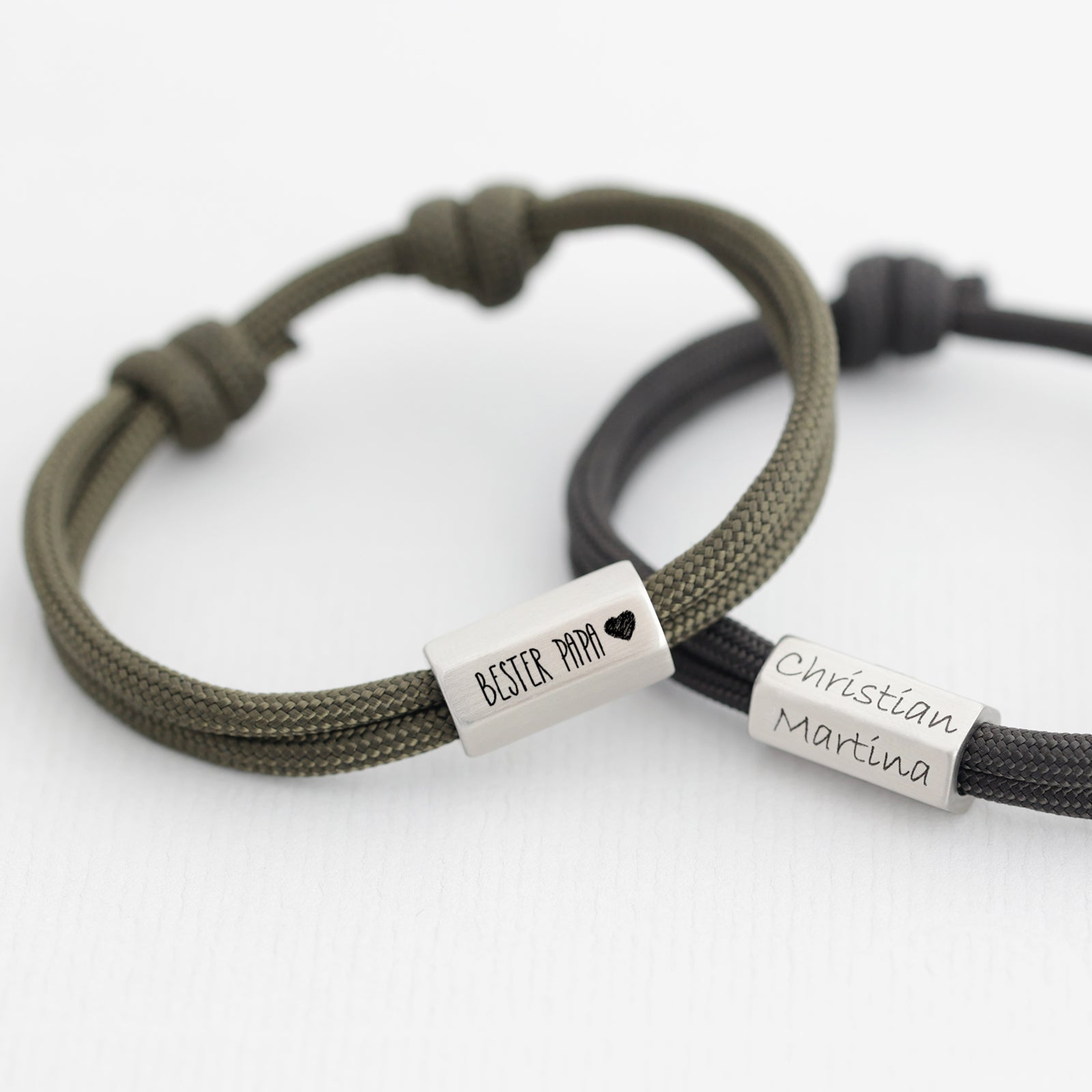 Herrenarmband aus Segeltau mit 6-seitiger Gravurperle