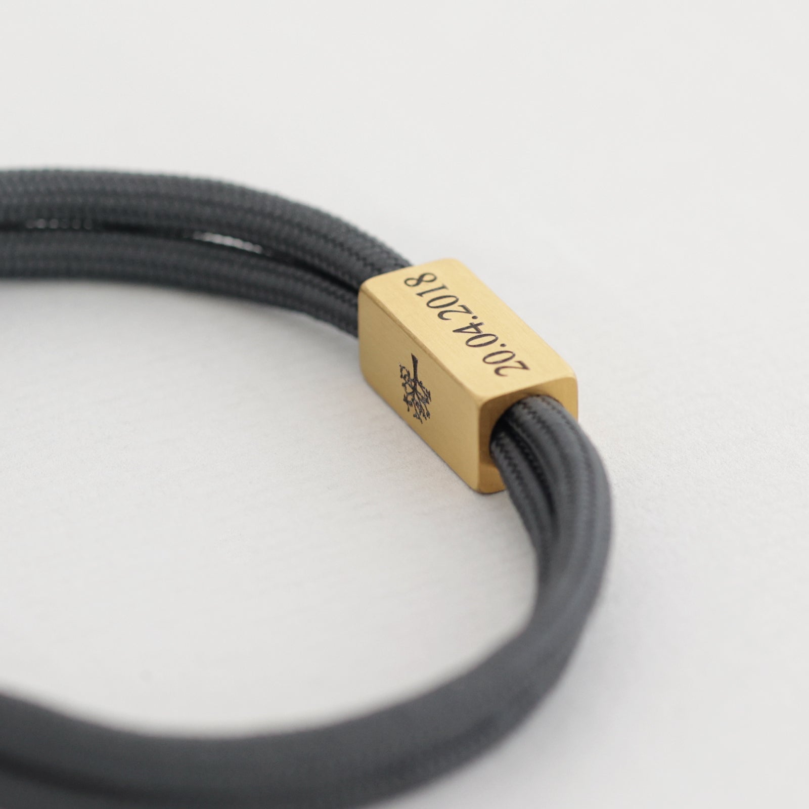 Gravur-Armband aus Segeltau – 4 Seiten voller Bedeutung