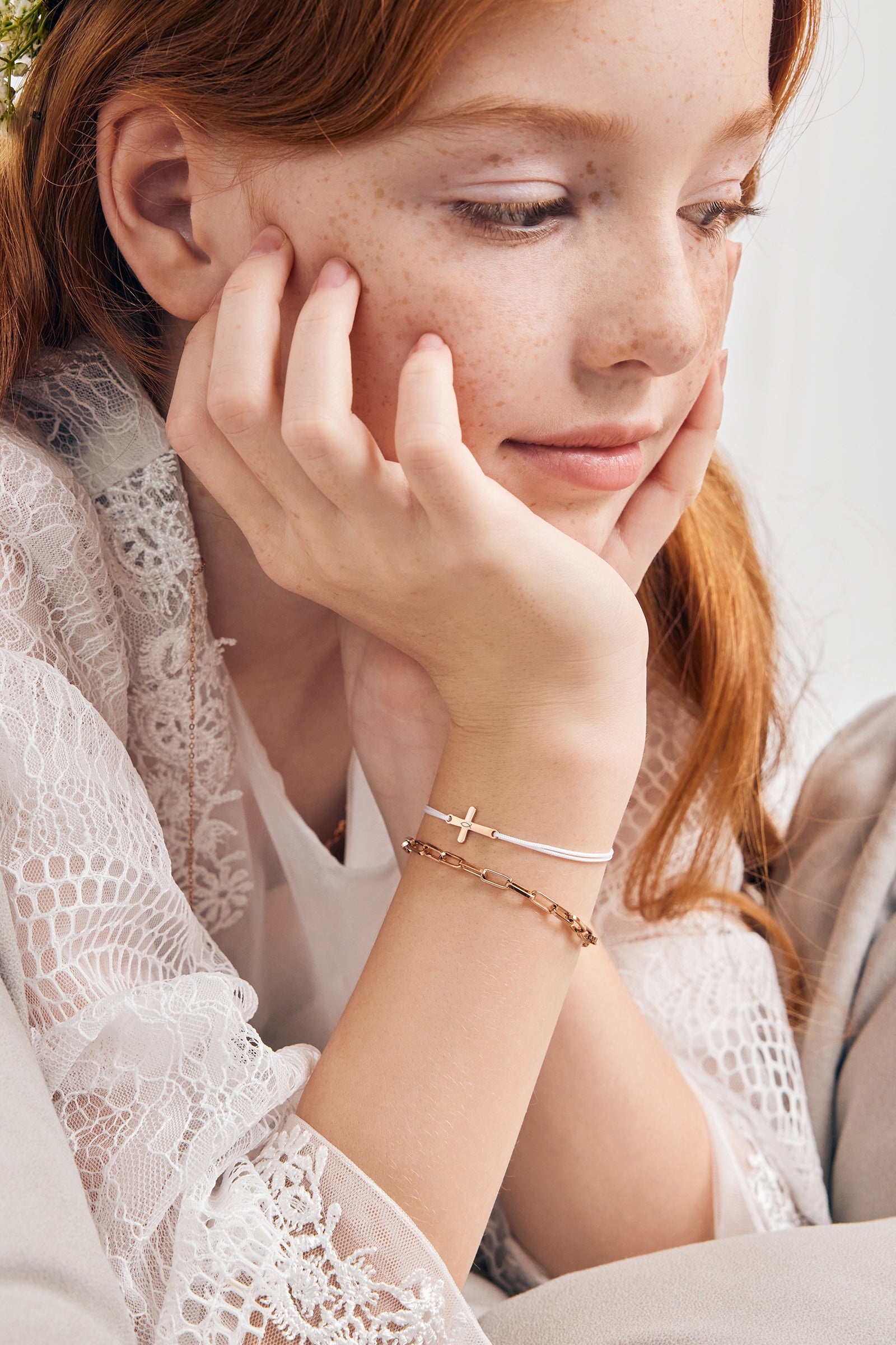 Personalisiertes Kreuzarmband mit Gravur