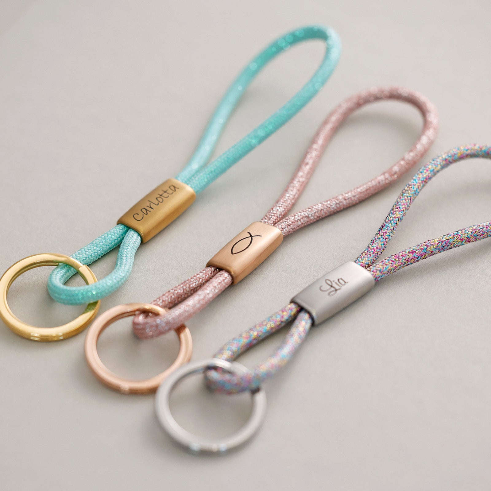 Glitzer Schlüsselband mit Gravur Schlüsselanhänger VIVIANNASCHMUCK