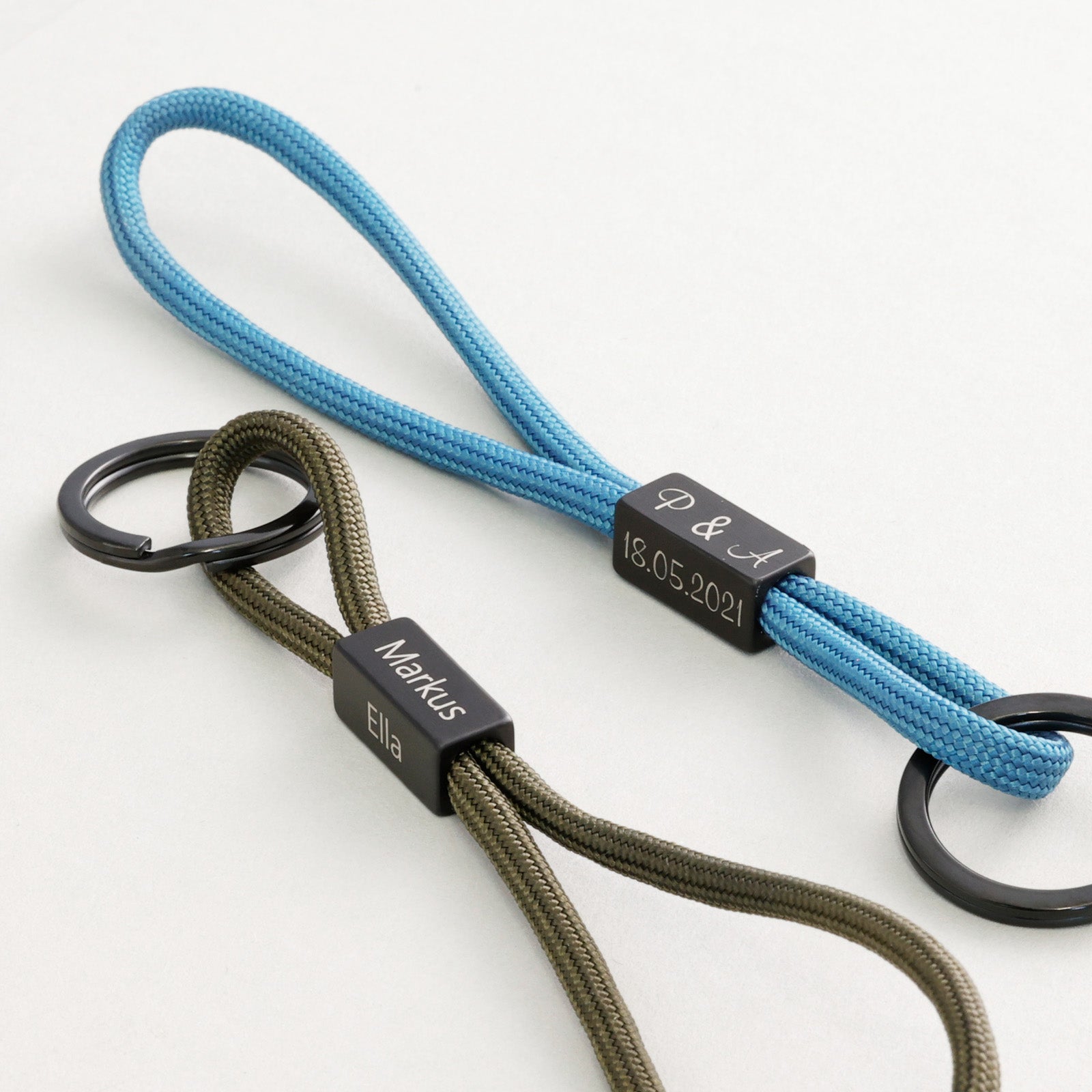 Schlüsselanhänger mit 4 Seiten Gravur - Personalisiertes Edelstahlschlüsselring mit Wunschgravur - mit Namen - Familien Initialen - SL005 - VIVIANNASCHMUCK