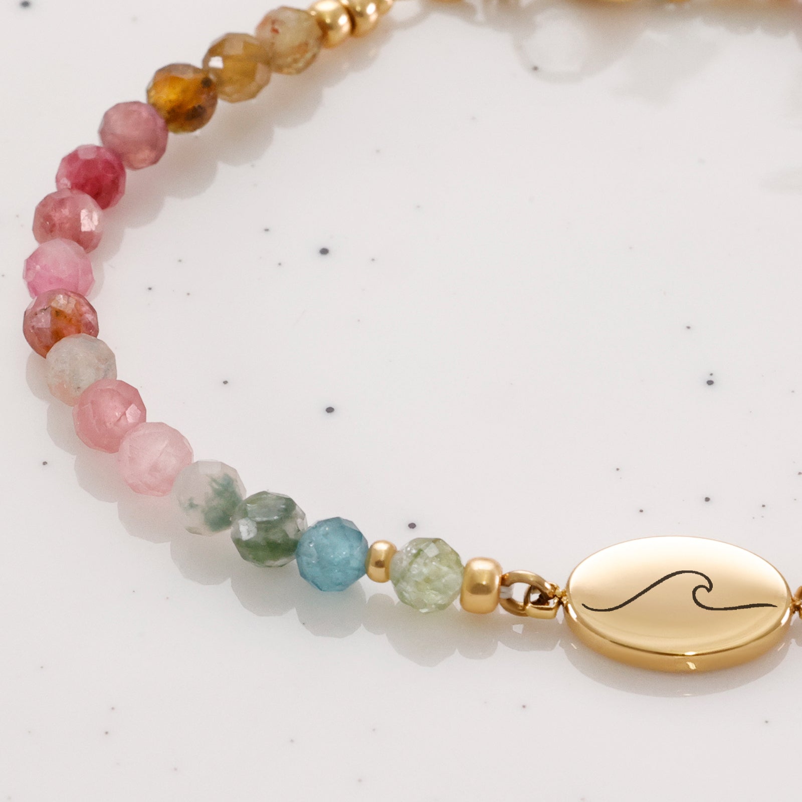 Regenbogen-Turmalin-Armband mit ovalem Plättchen