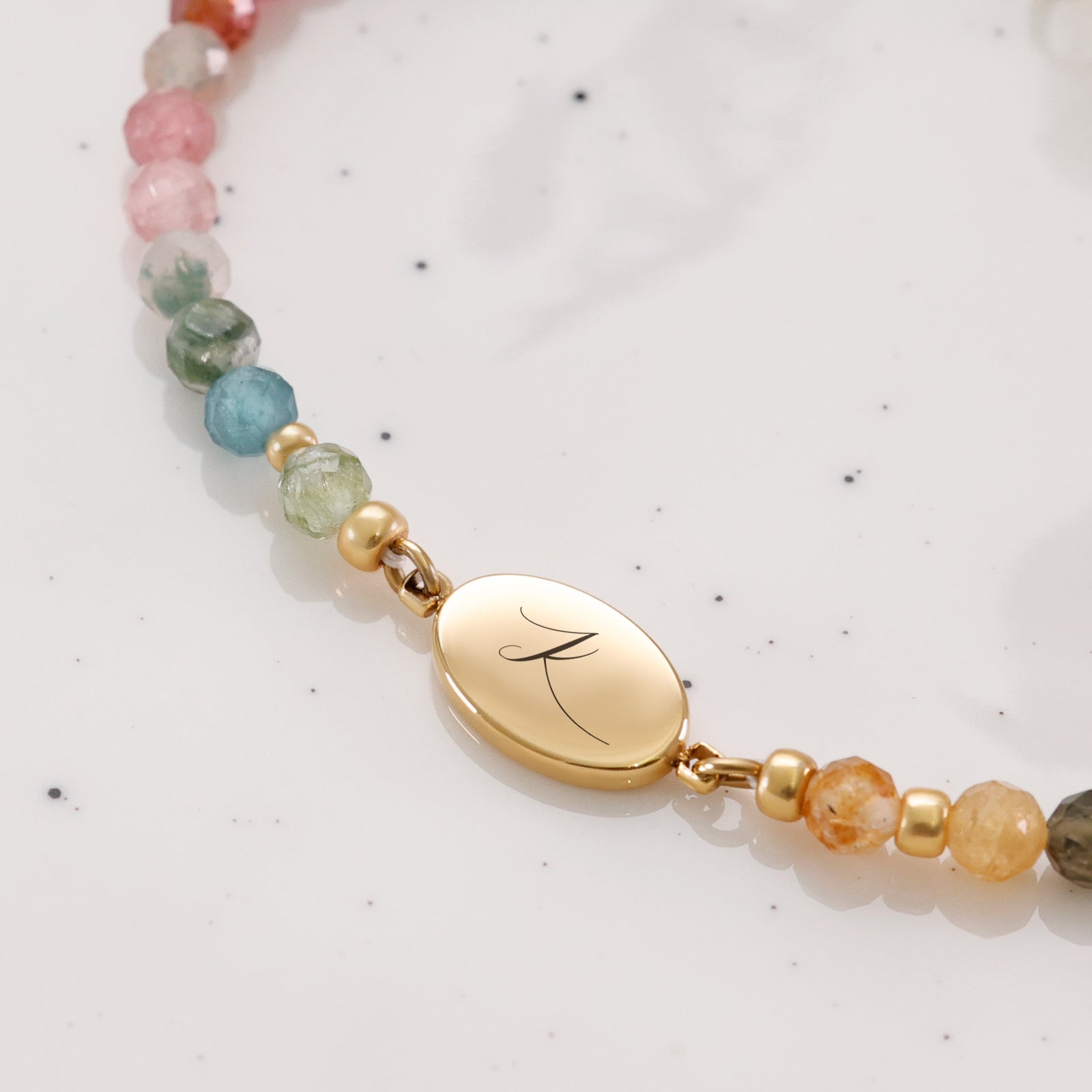 Regenbogen-Turmalin-Armband mit ovalem Plättchen