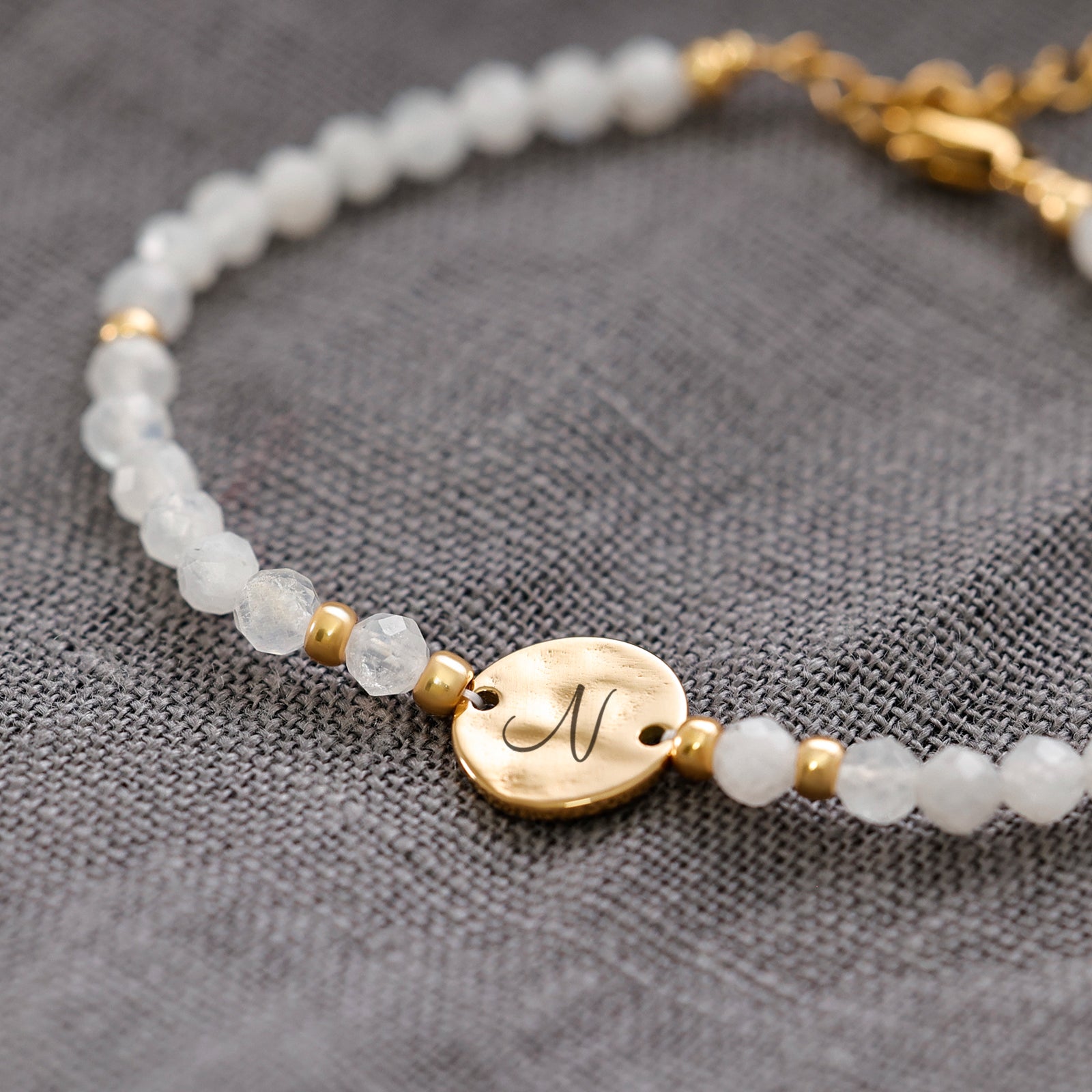 Personalized bracelet made of lapis lazuli and freshwater pearls - 925 silver - energy bracelet - gemstone - healing stone bracelet - AS012