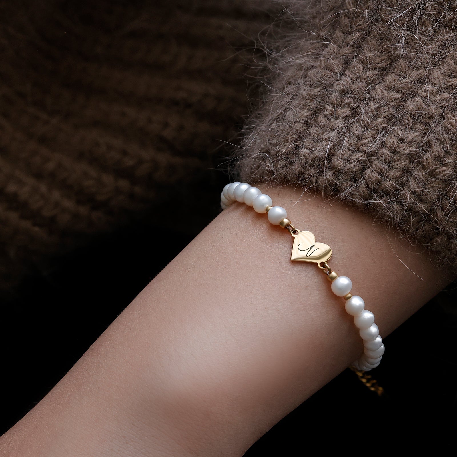 Süßwasserperlen Armband mit Herzanhänger