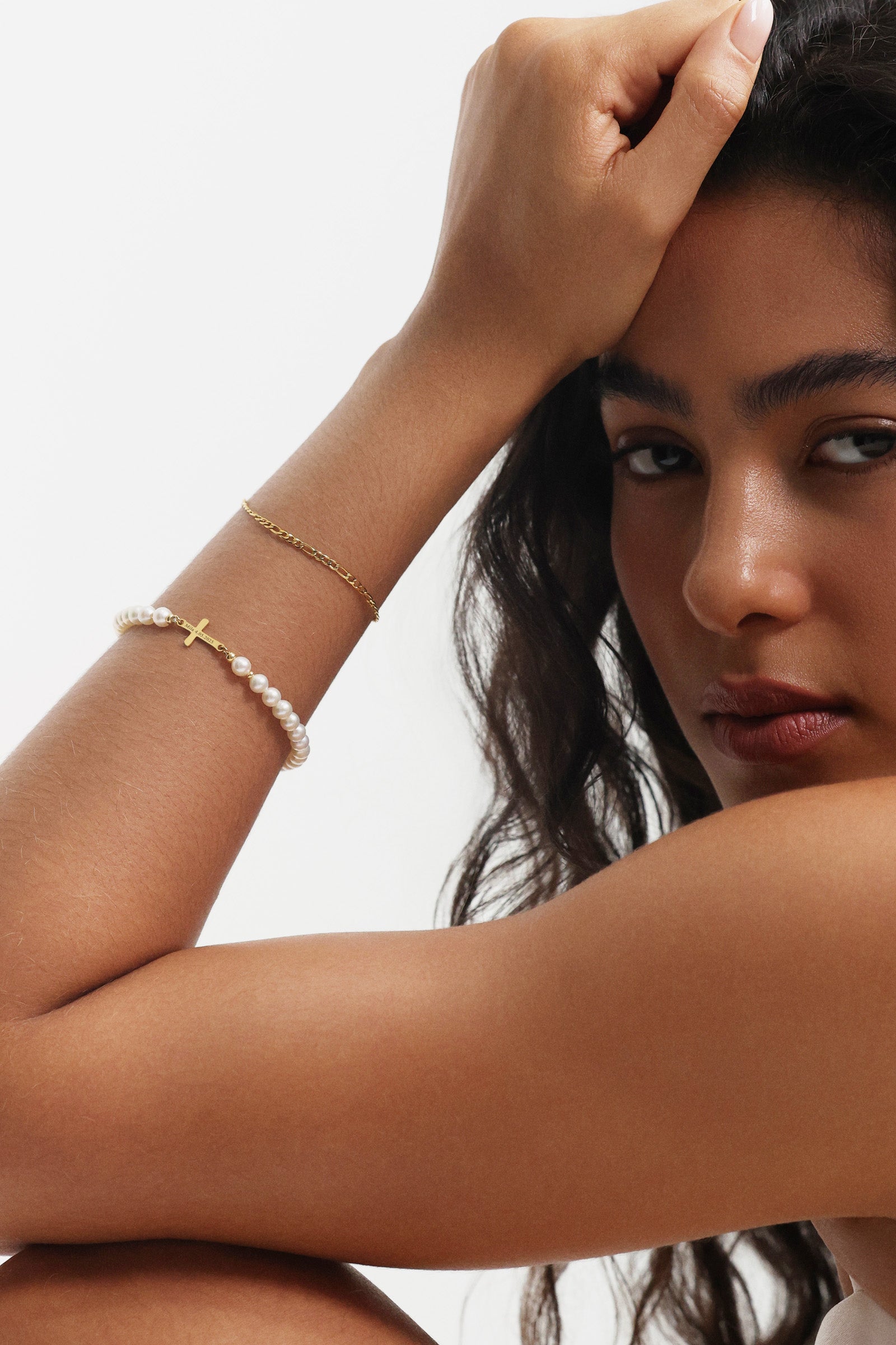 Armband mit Süßwasserperlen & gravierbarem Kreuz