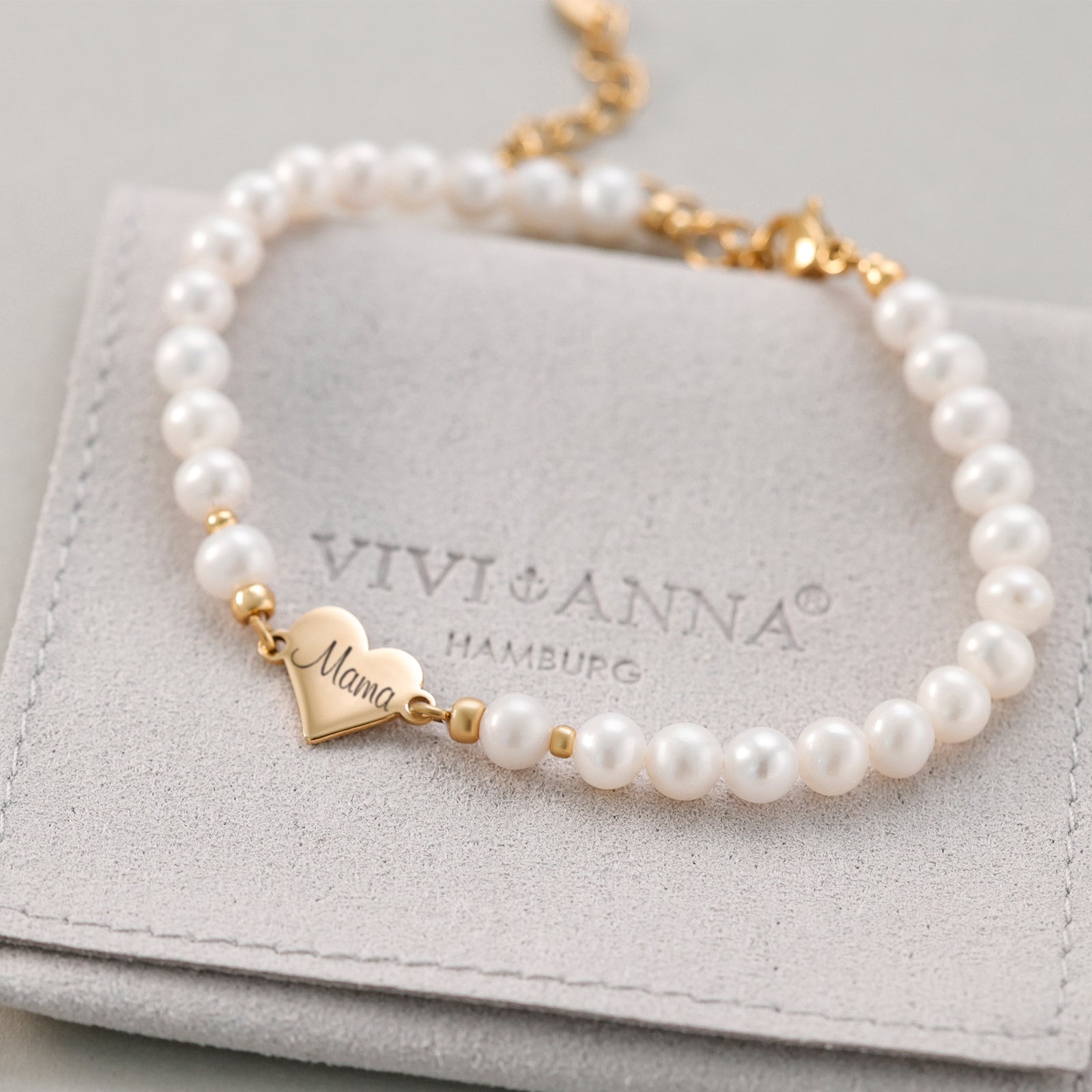 Süßwasserperlen Armband mit Herzanhänger - Geschenk für Mama mit Karte