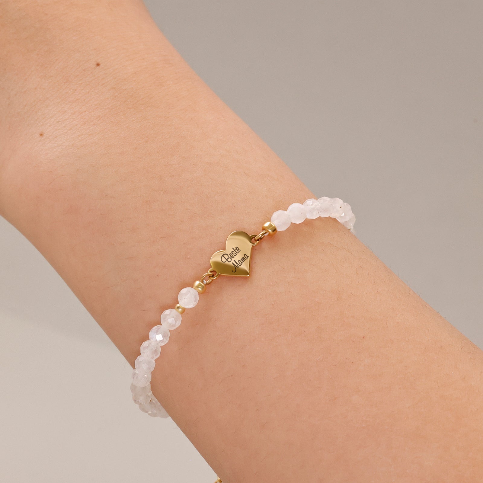 Herz-Armband mit Mondstein - Geschenk für Mama mit Karte