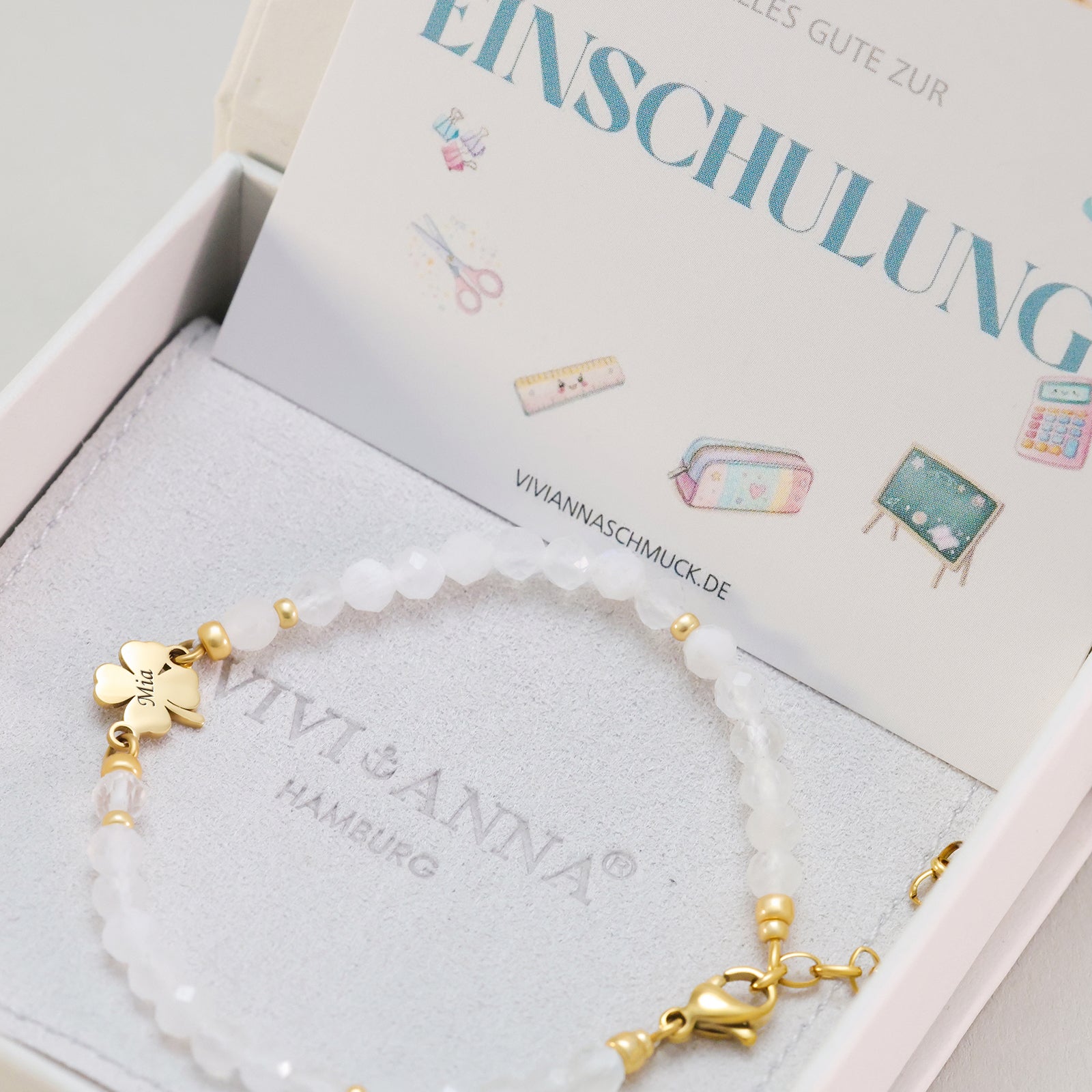 Mondstein Armband mit gravierbarem Kleeblatt - Geschenk zur Einschulung mit Karte Kinder Armband VIVIANNASCHMUCK